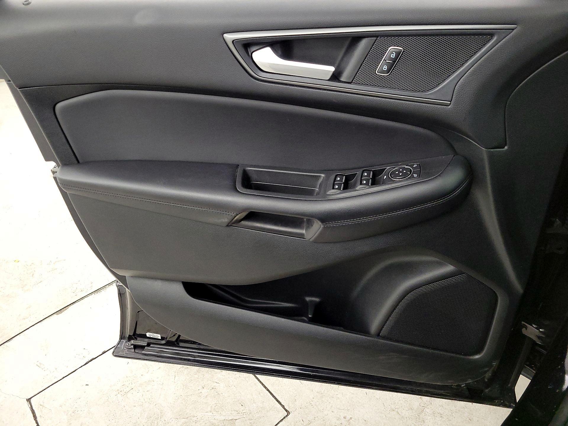 Thumbnail: 2022 Ford Edge - 12