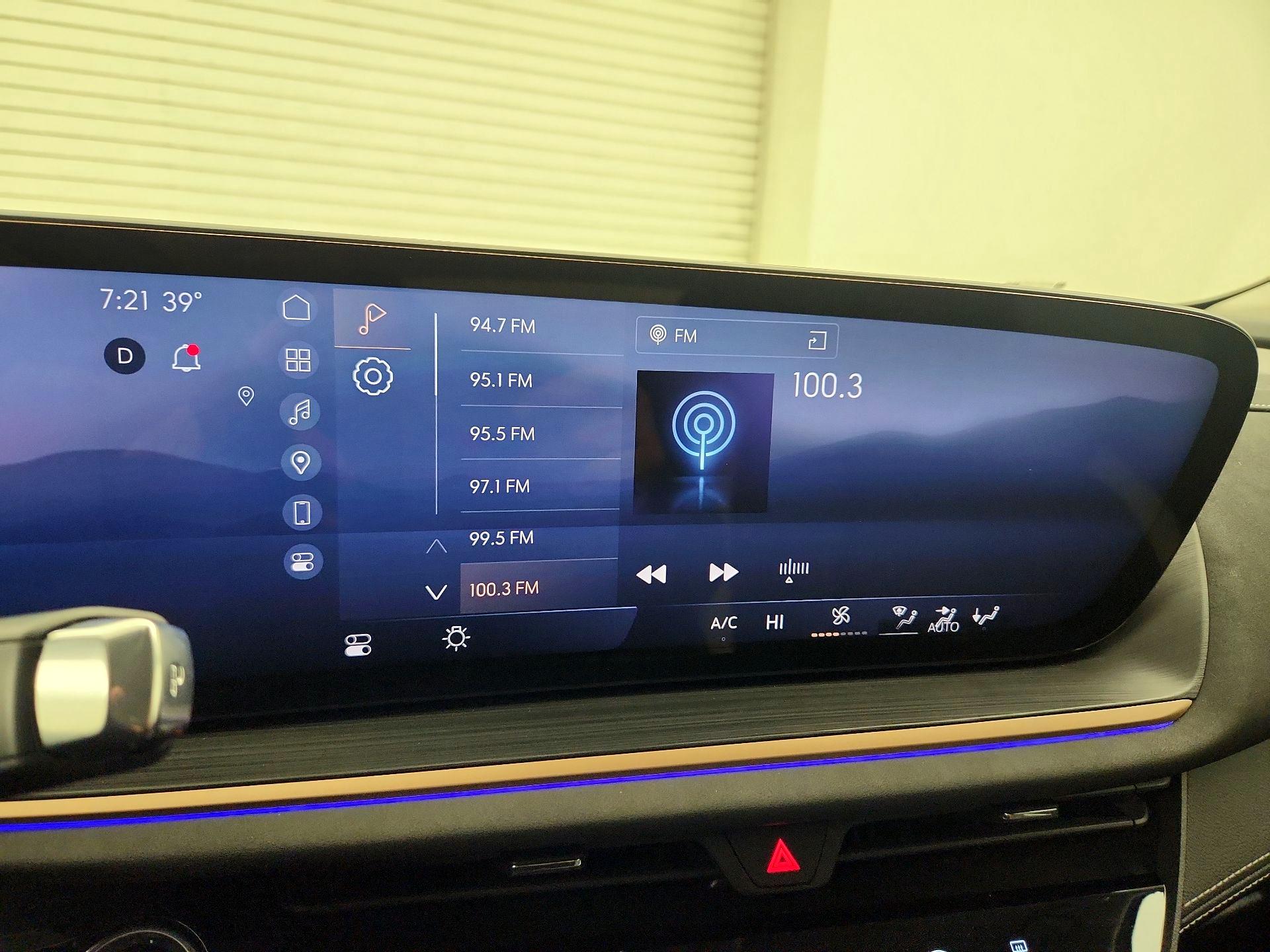 Thumbnail: 2025 Buick Envision - 15