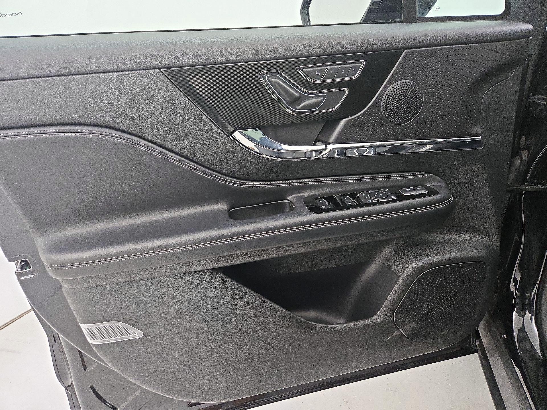 Thumbnail: 2023 Lincoln Corsair - 12