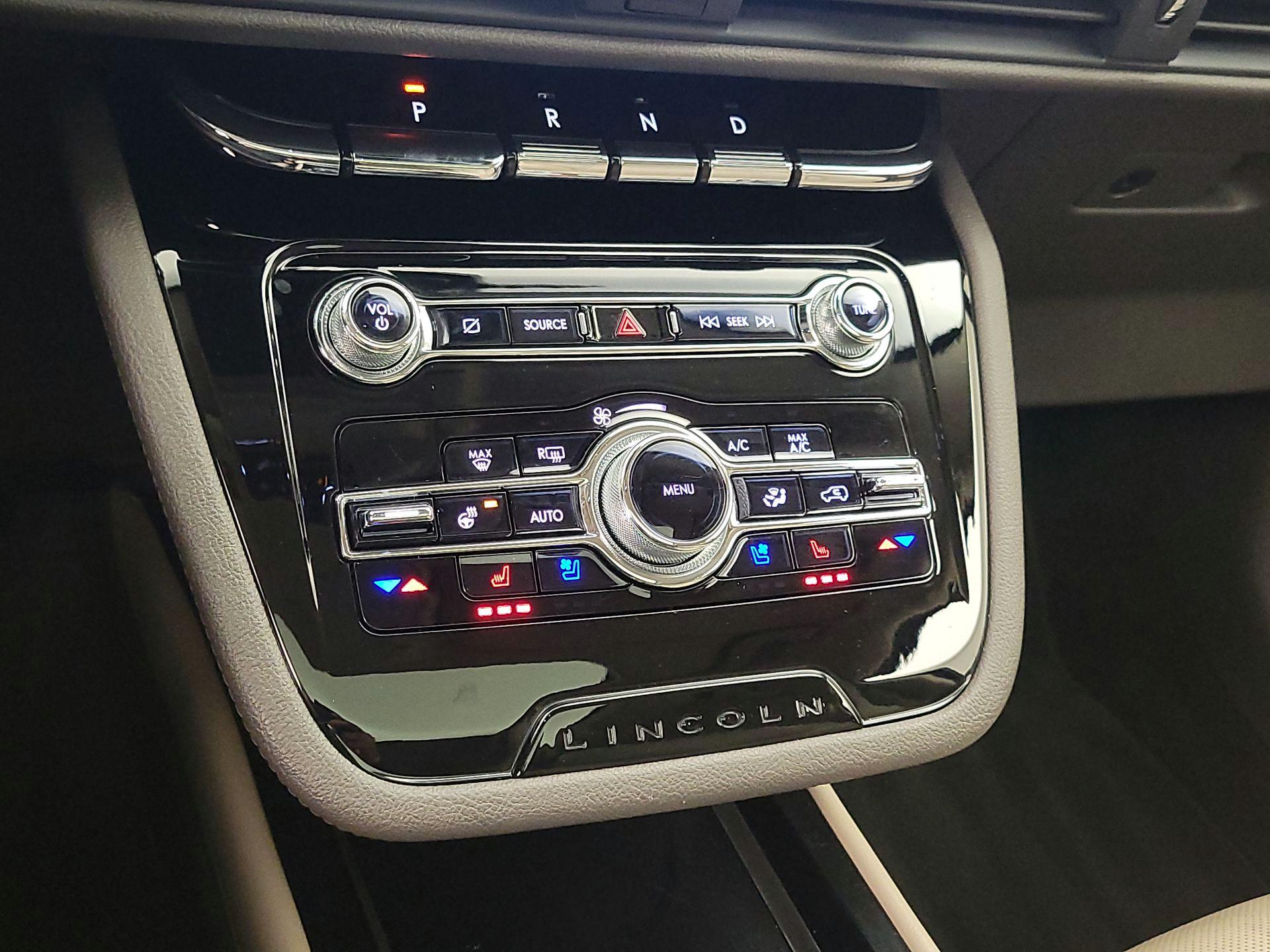 Thumbnail: 2021 Lincoln Corsair - 16