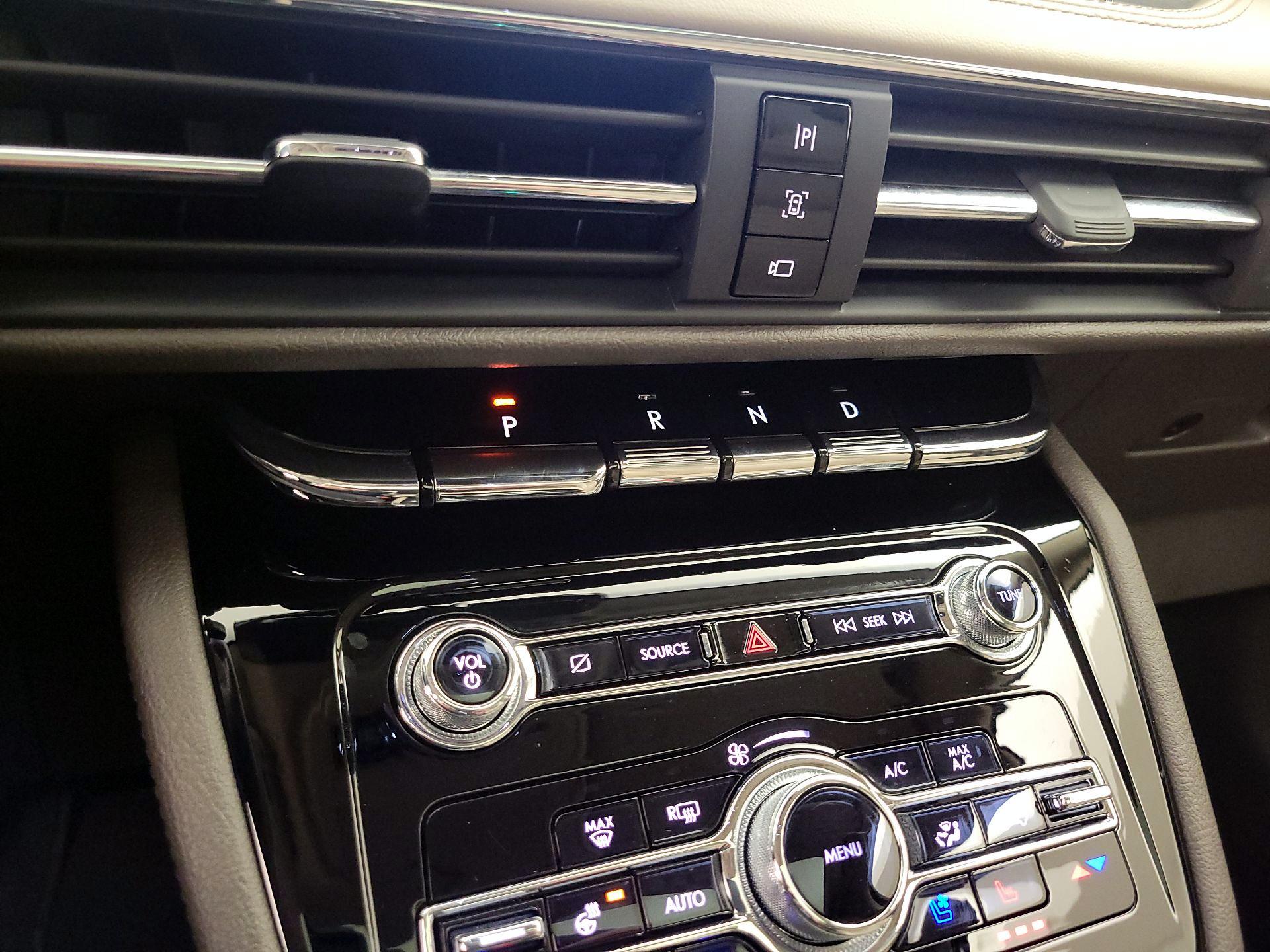 Thumbnail: 2021 Lincoln Corsair - 17