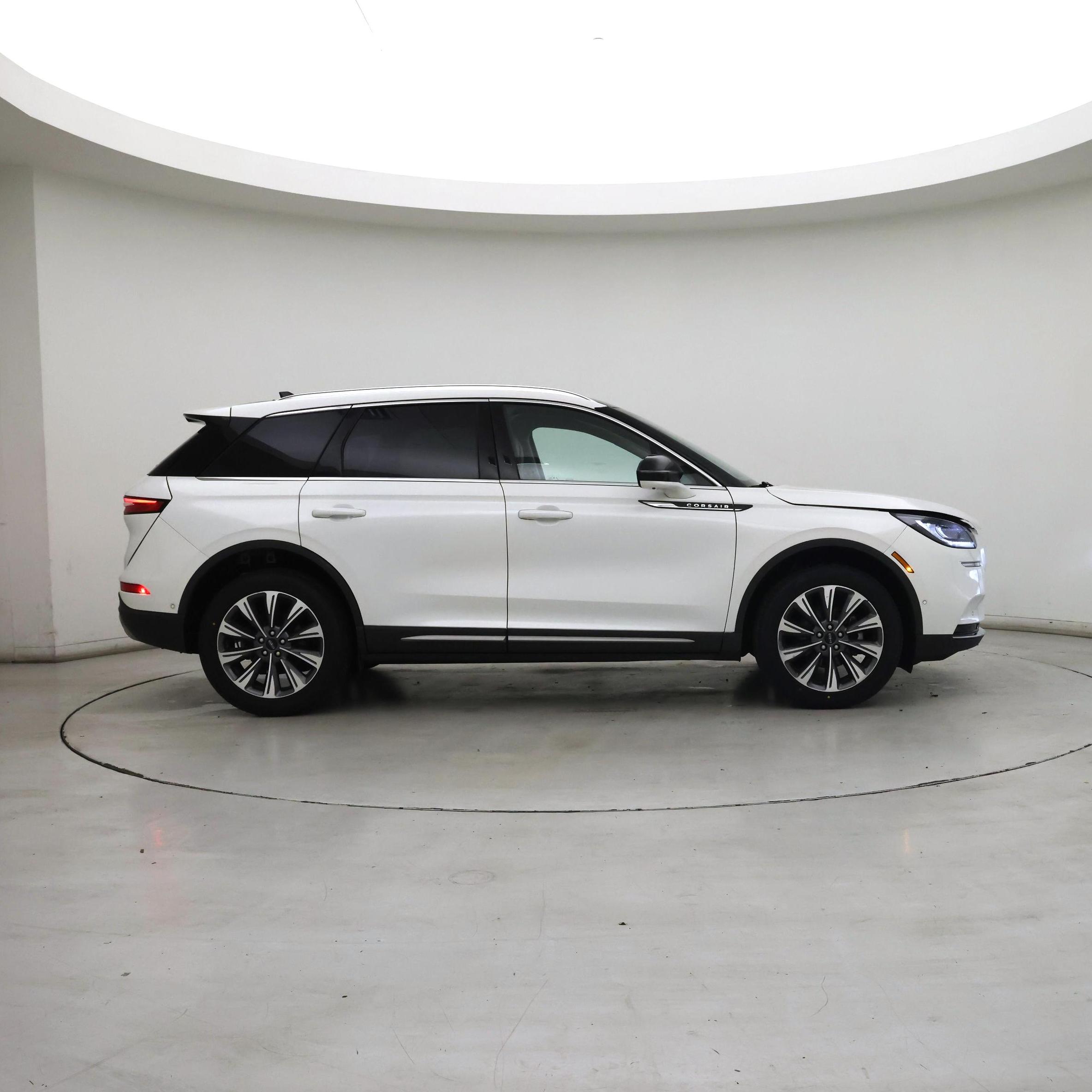 Thumbnail: 2021 Lincoln Corsair - 7