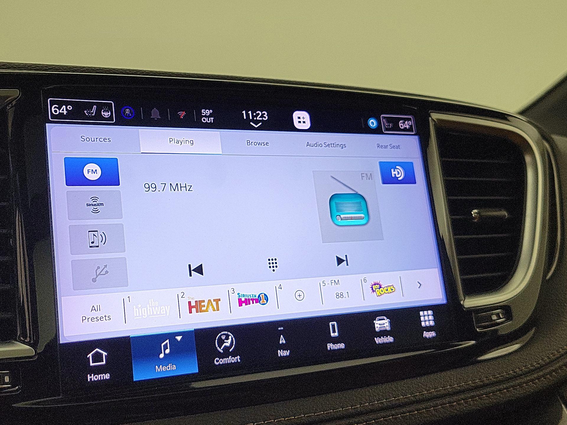 Thumbnail: 2022 Chrysler Pacifica - 16