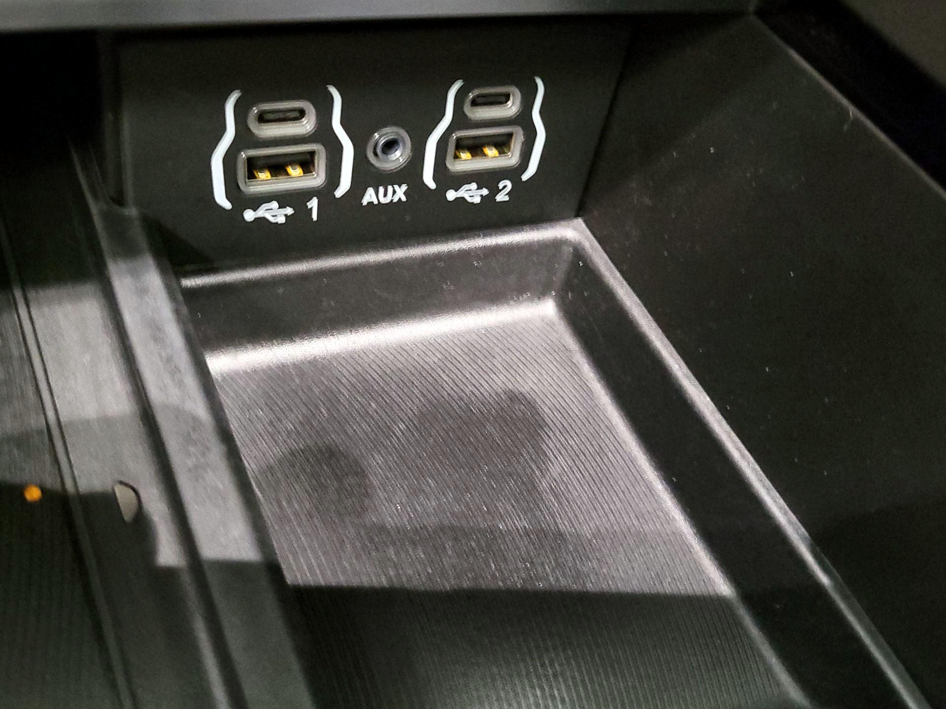 Thumbnail: 2022 Chrysler Pacifica - 19