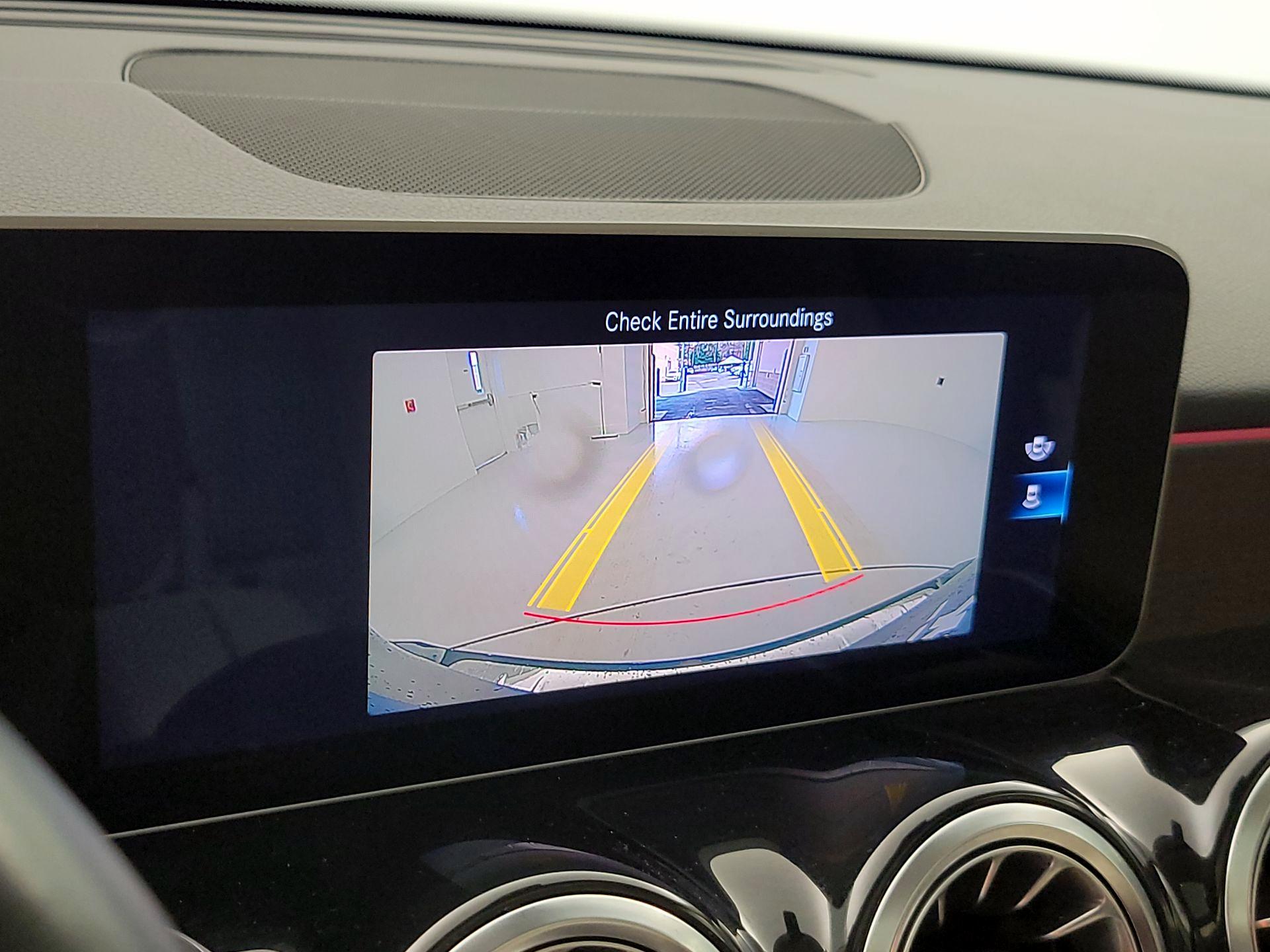 Thumbnail: 2021 Mercedes-Benz GLB - 15