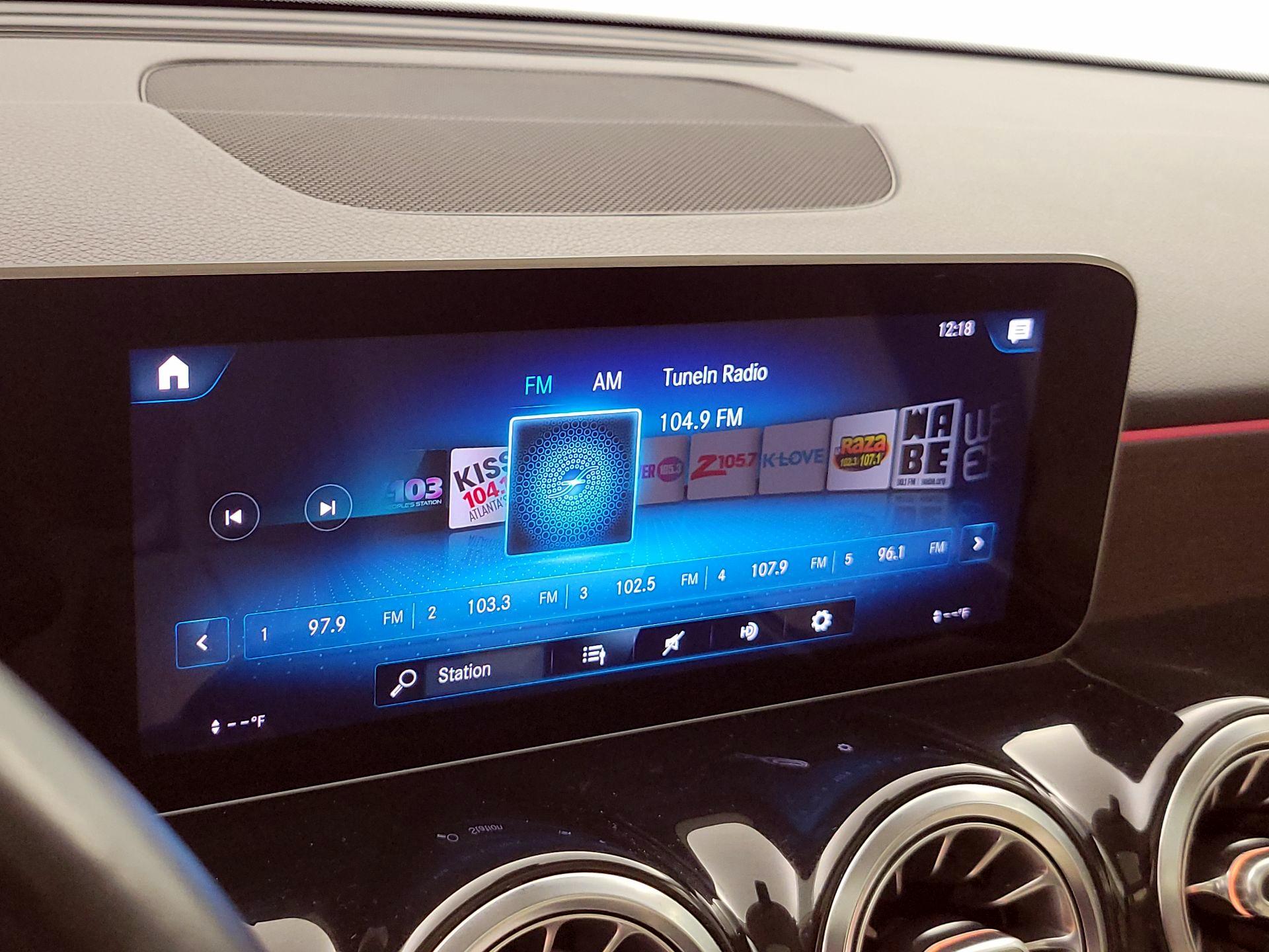 Thumbnail: 2021 Mercedes-Benz GLB - 16