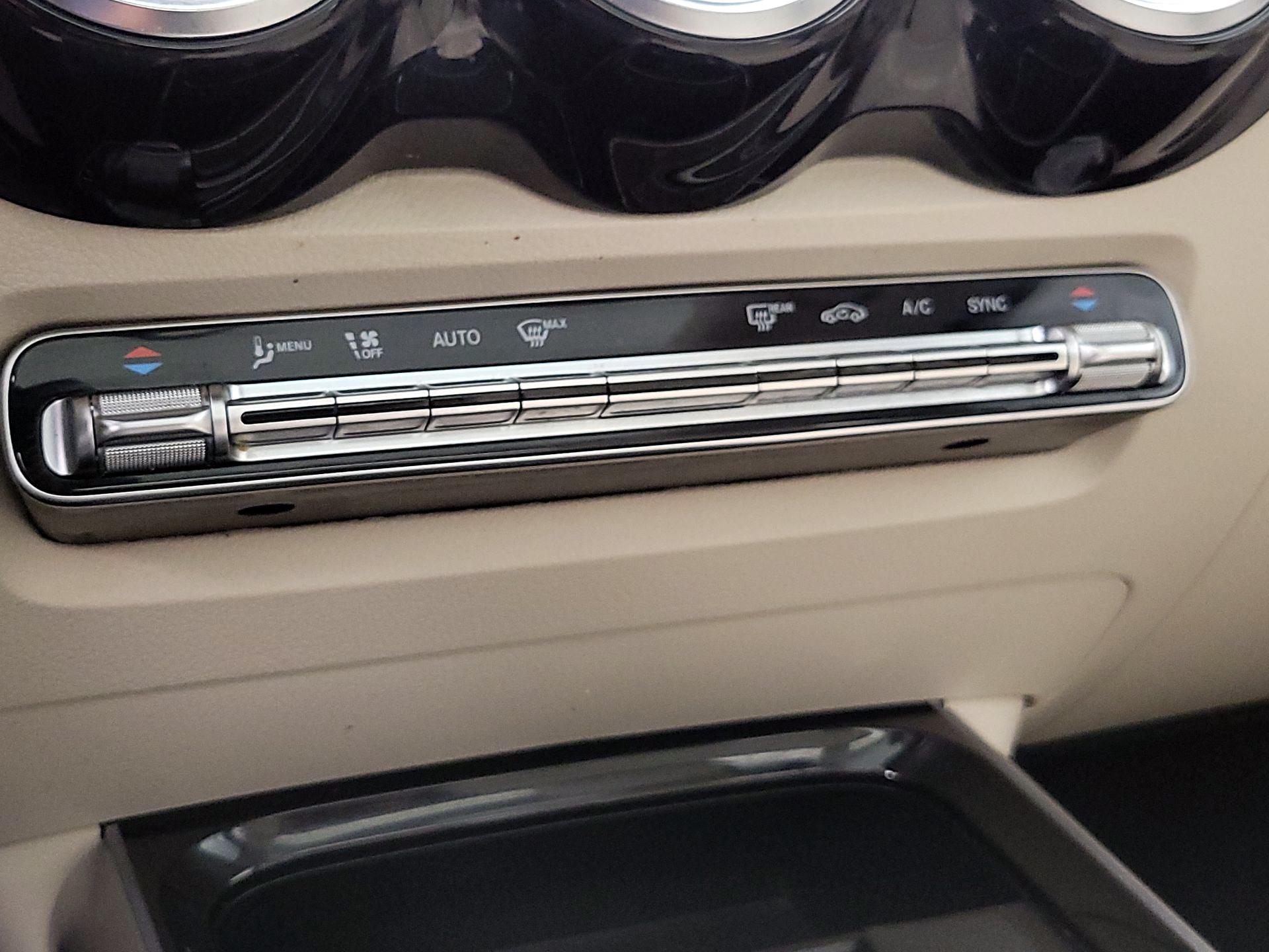 Thumbnail: 2021 Mercedes-Benz GLB - 17