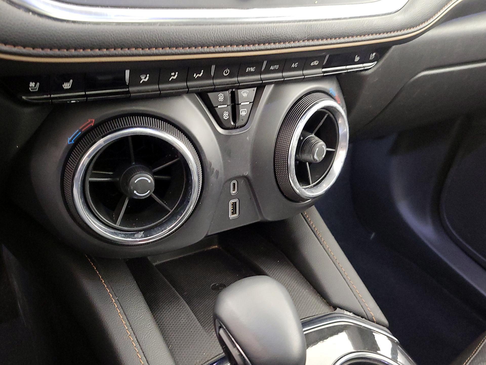 Thumbnail: 2019 Chevrolet Blazer - 17