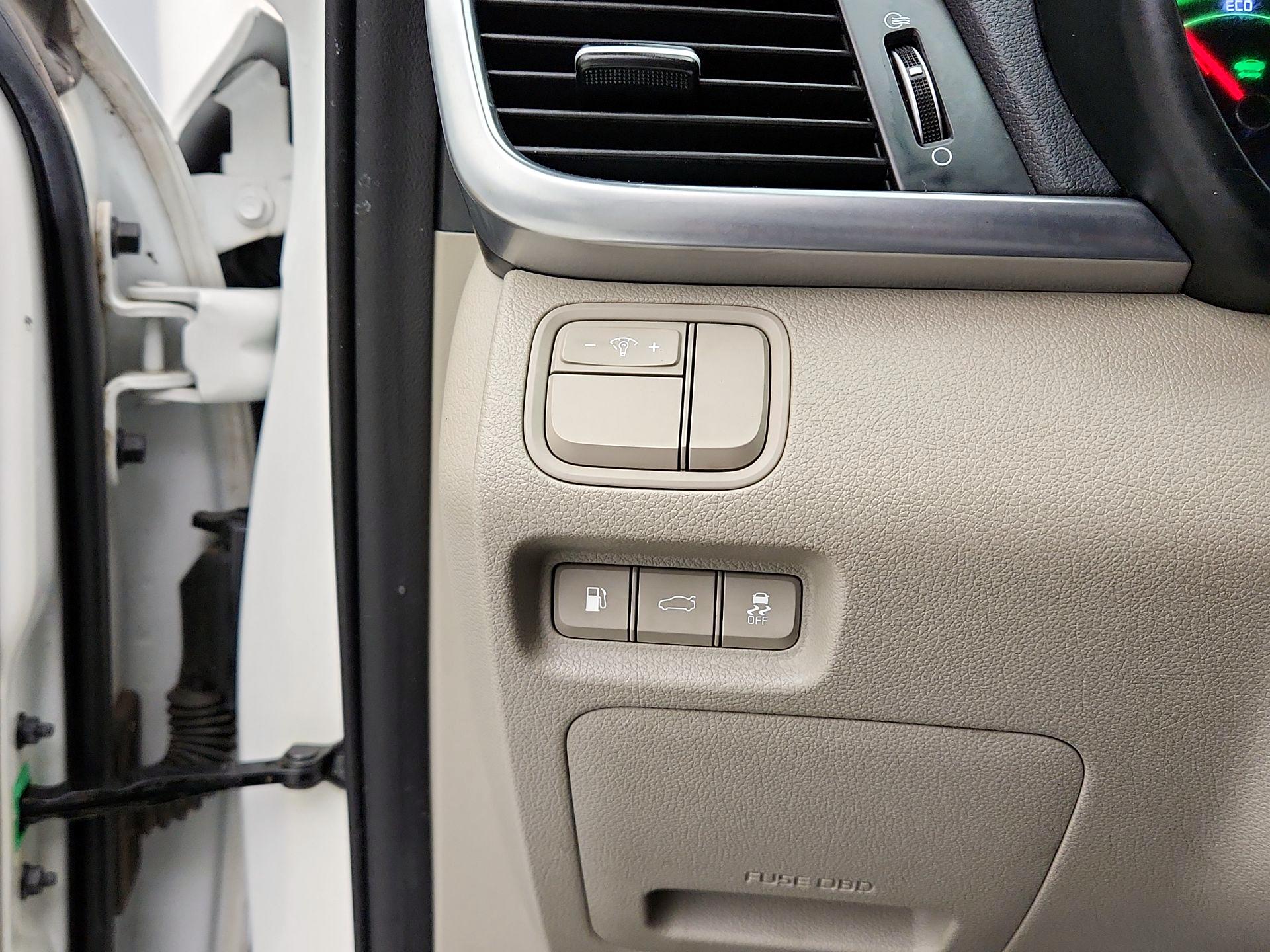 Thumbnail: 2017 Kia Optima - 13