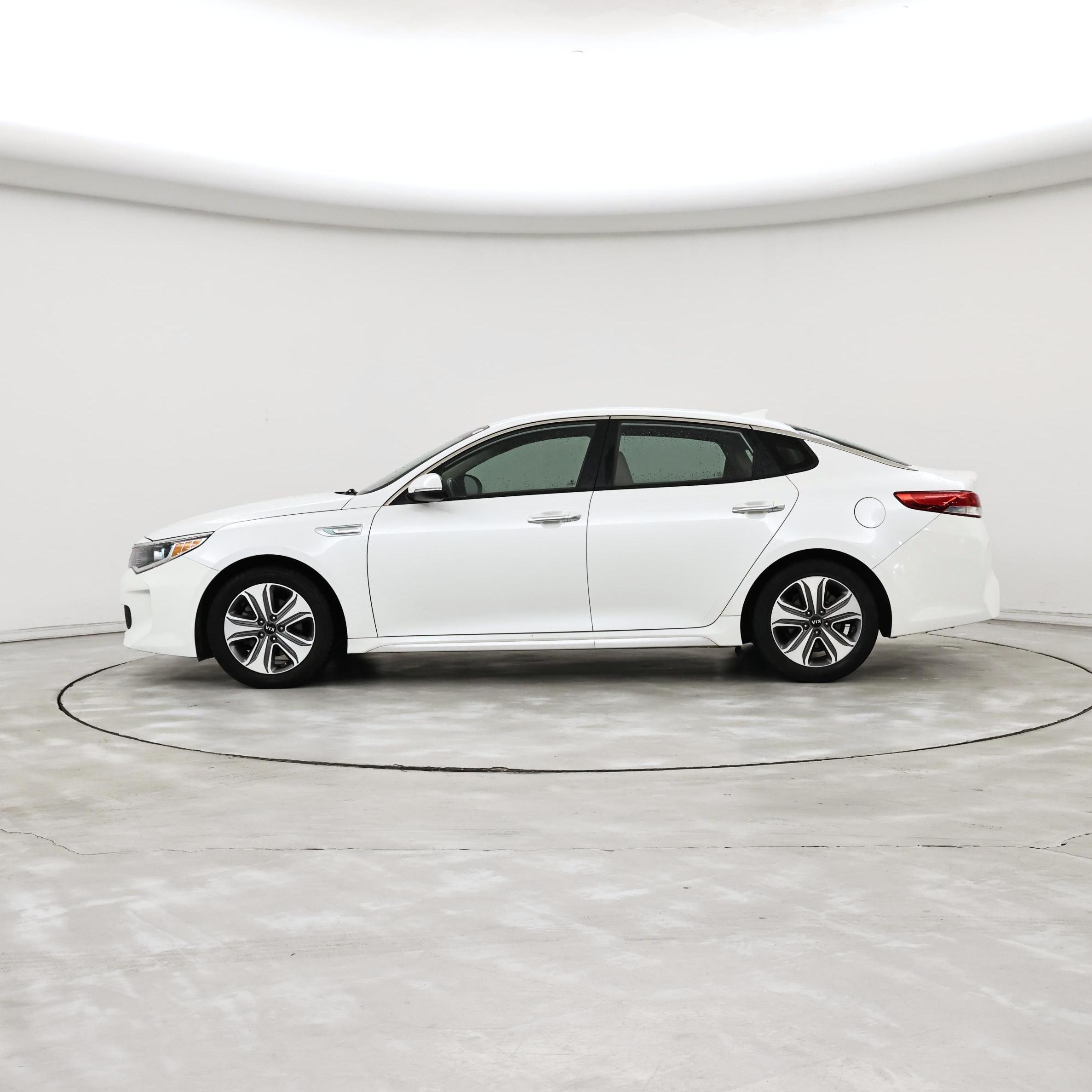 Thumbnail: 2017 Kia Optima - 3