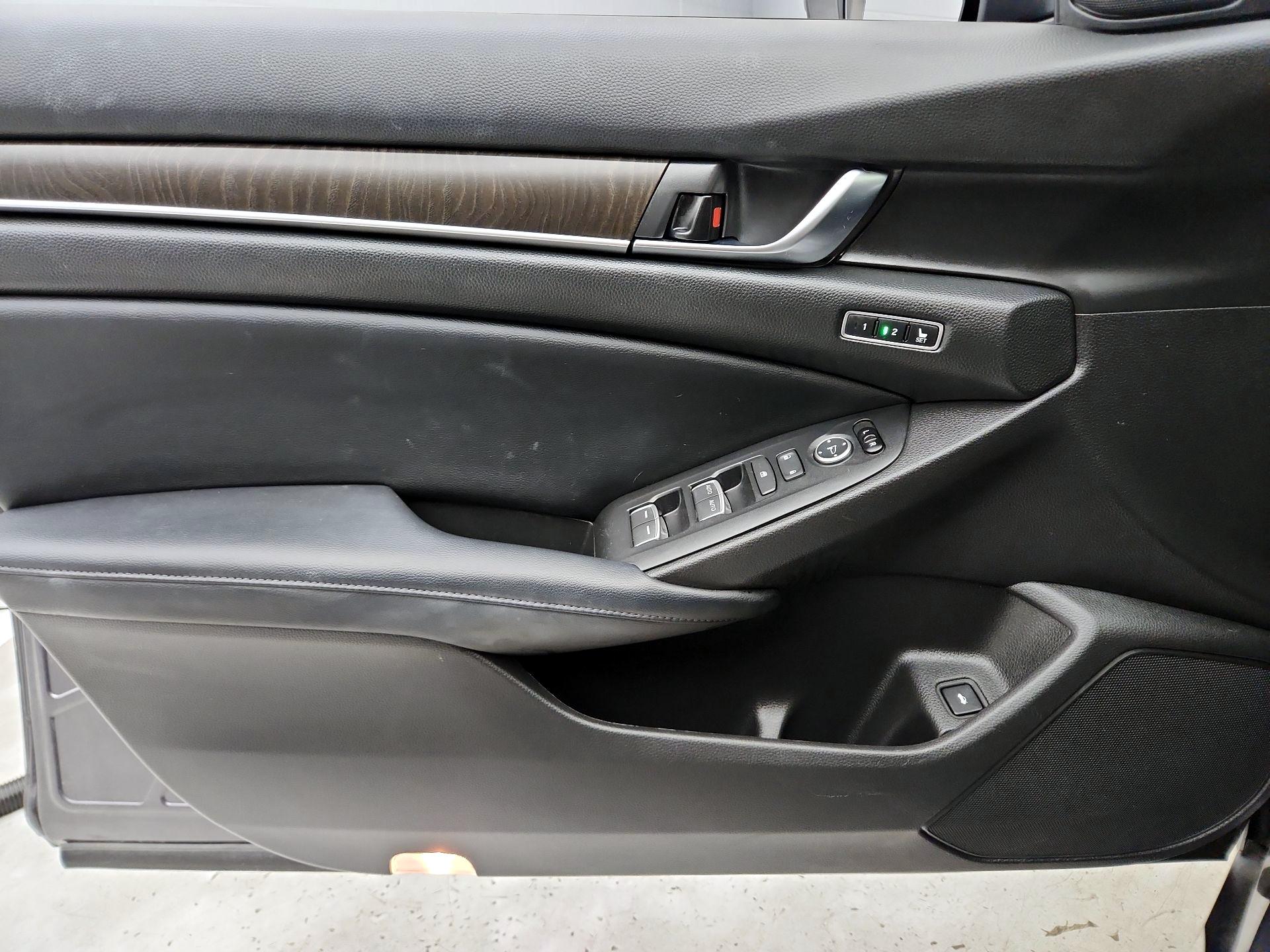 Thumbnail: 2018 Honda Accord - 12