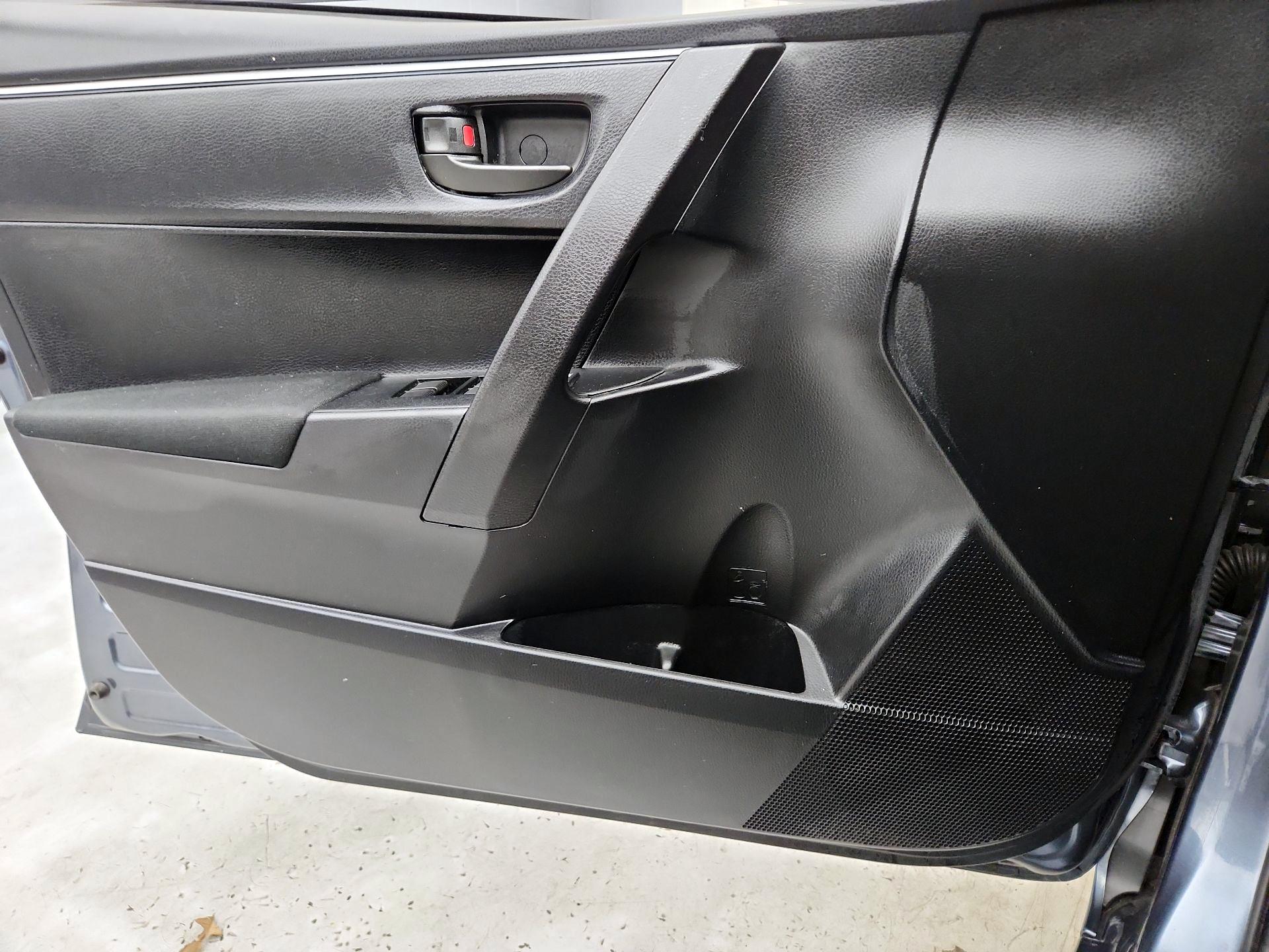 Thumbnail: 2015 Toyota Corolla - 12