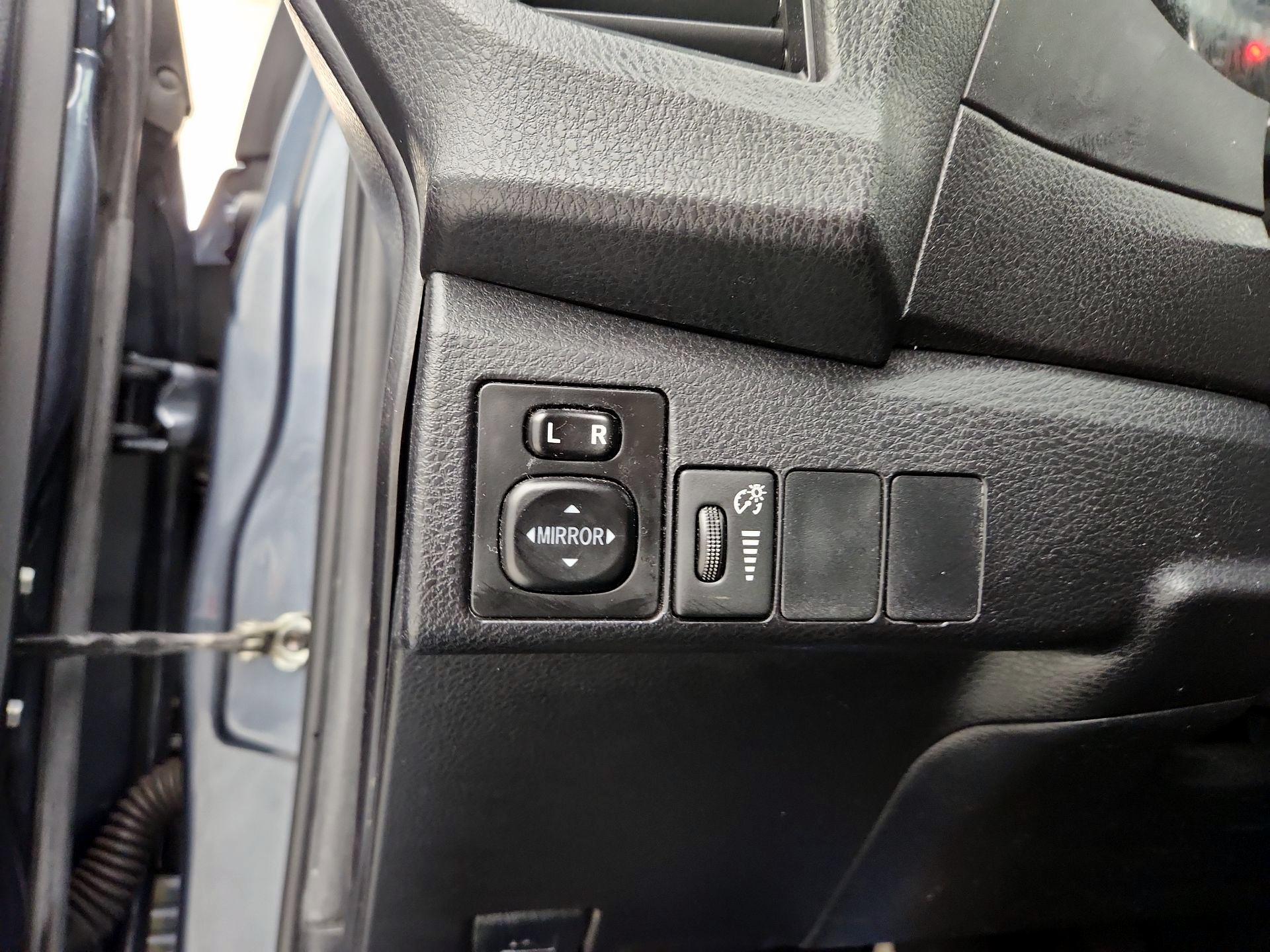 Thumbnail: 2015 Toyota Corolla - 13