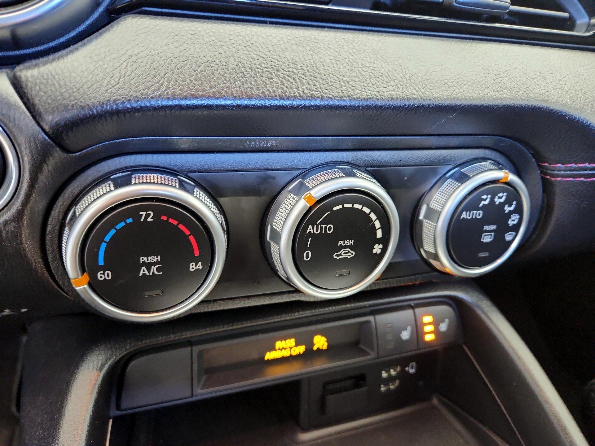 Thumbnail: 2018 Mazda MX-5 Miata - 15