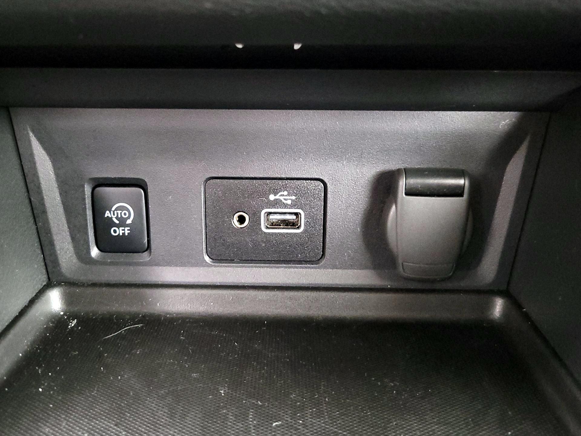 Thumbnail: 2025 Nissan Sentra - 18