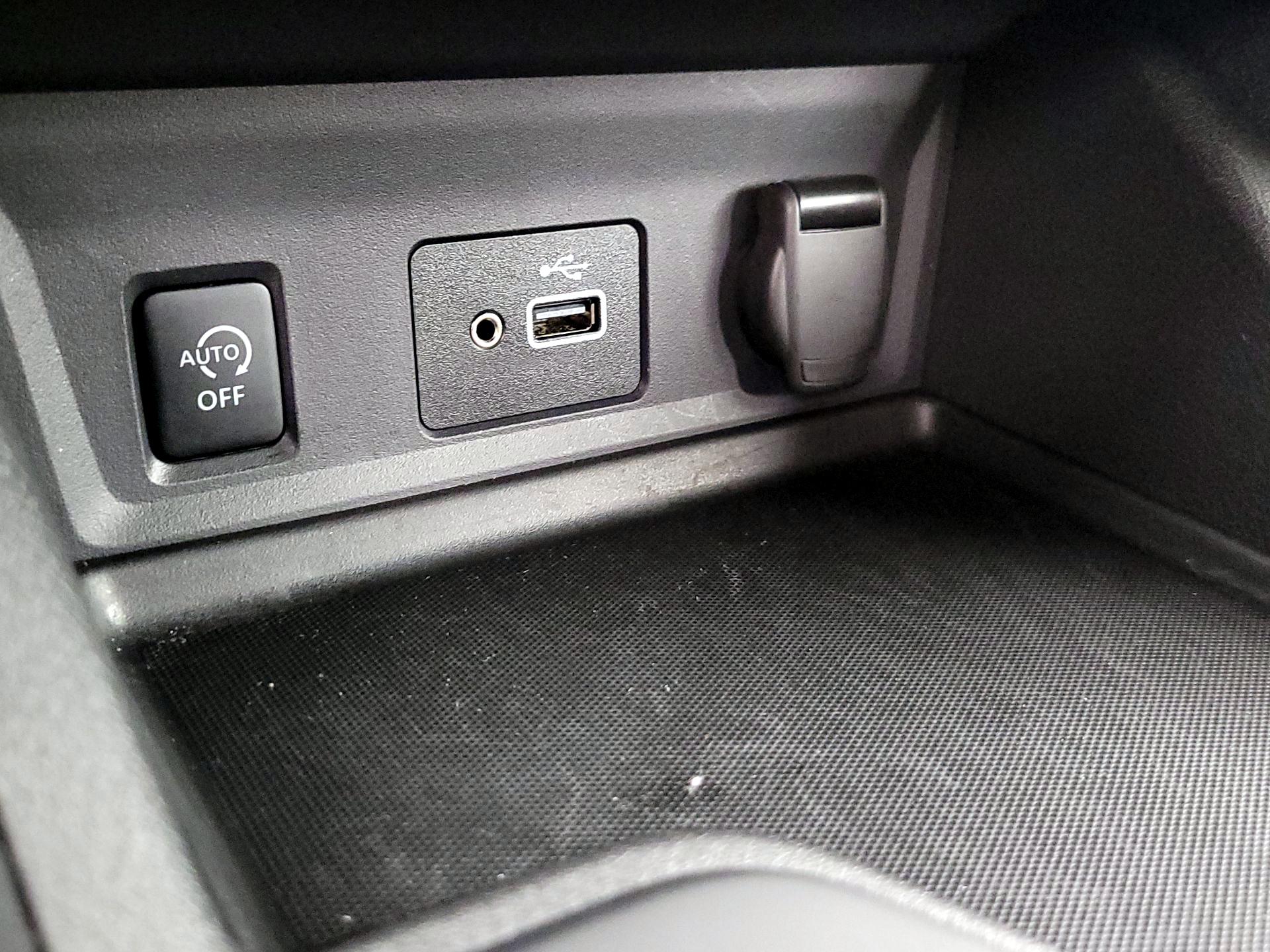 Thumbnail: 2025 Nissan Sentra - 18