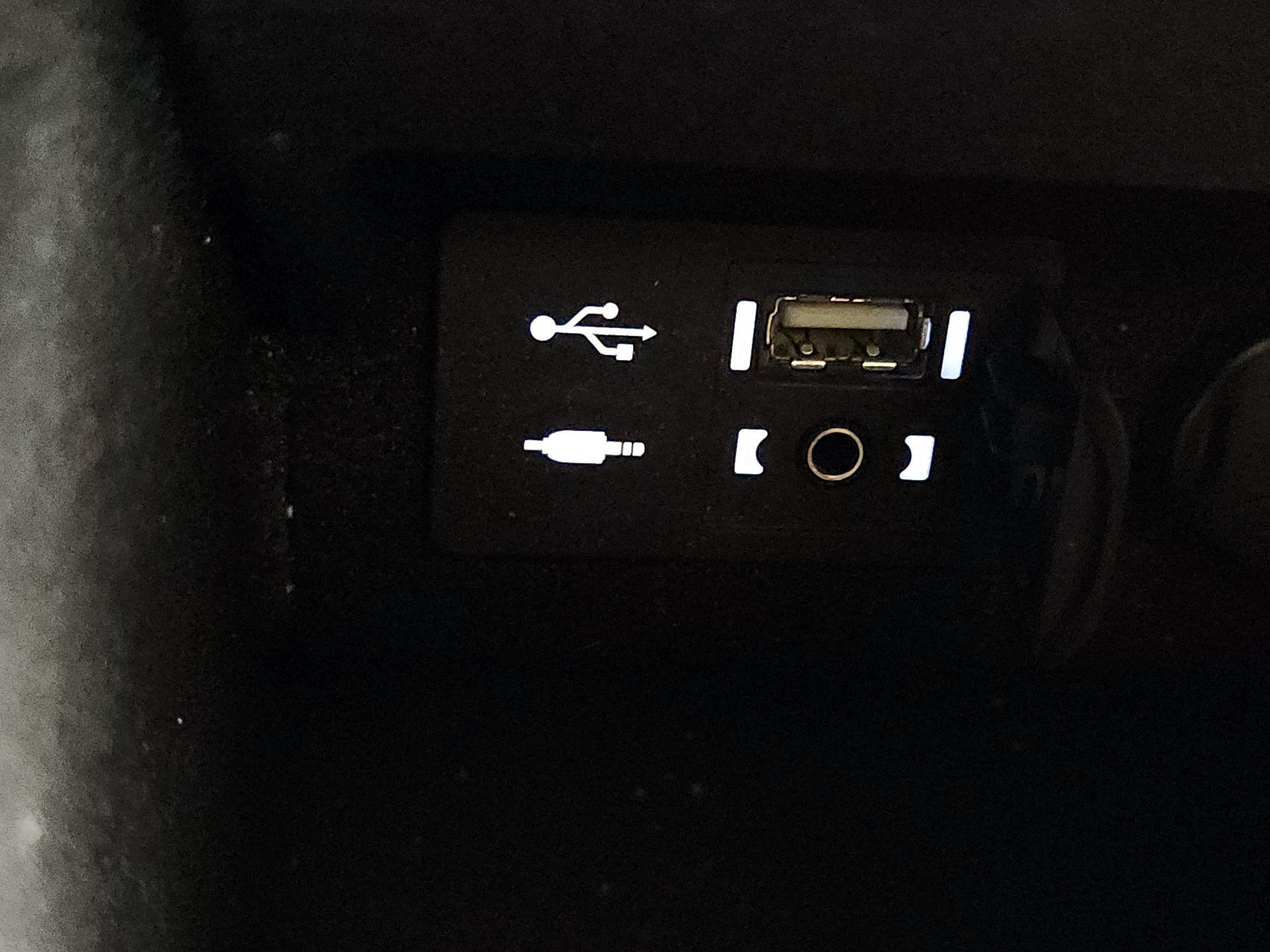 Thumbnail: 2014 Lexus ES - 18