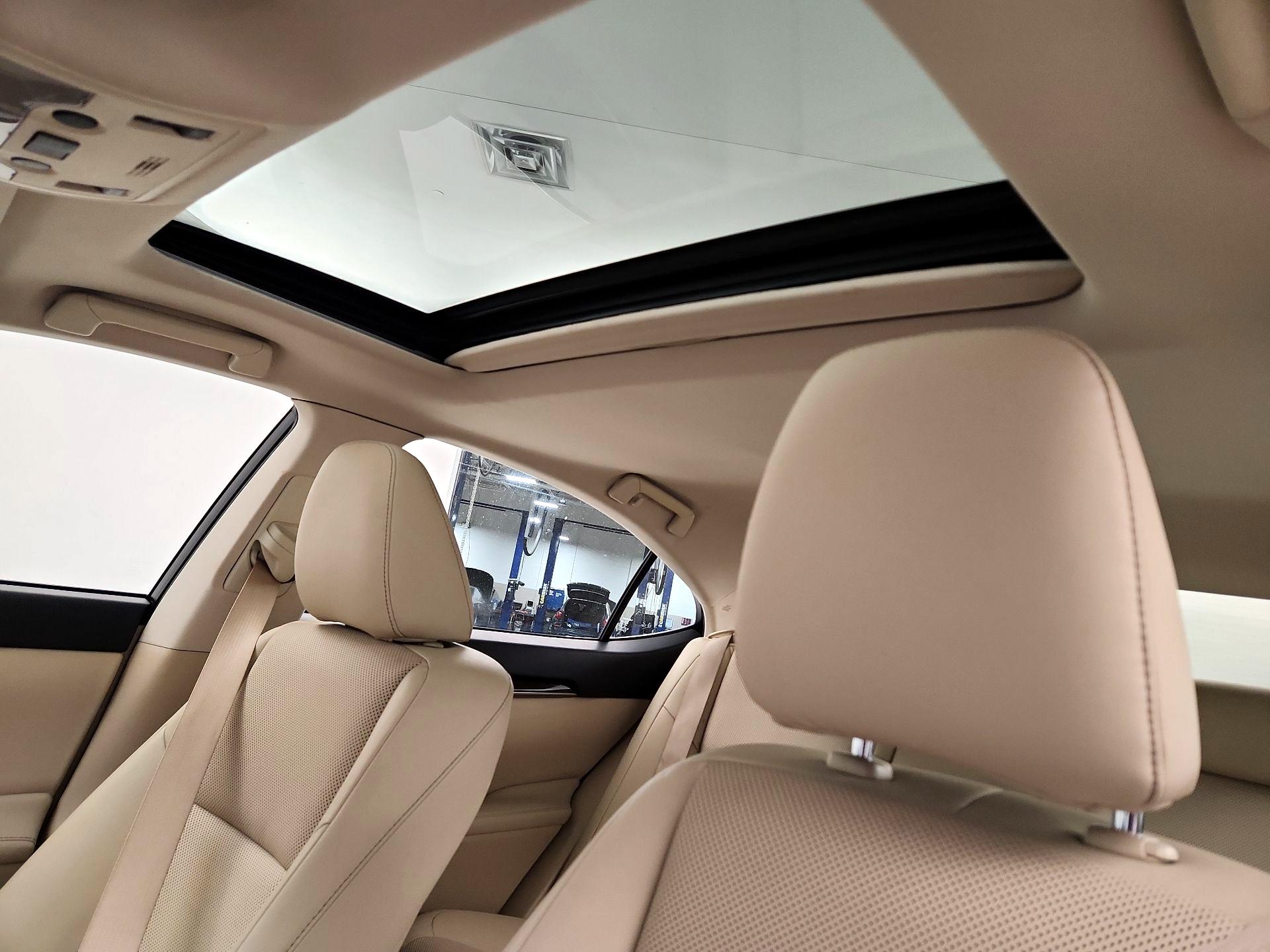 Thumbnail: 2014 Lexus ES - 19