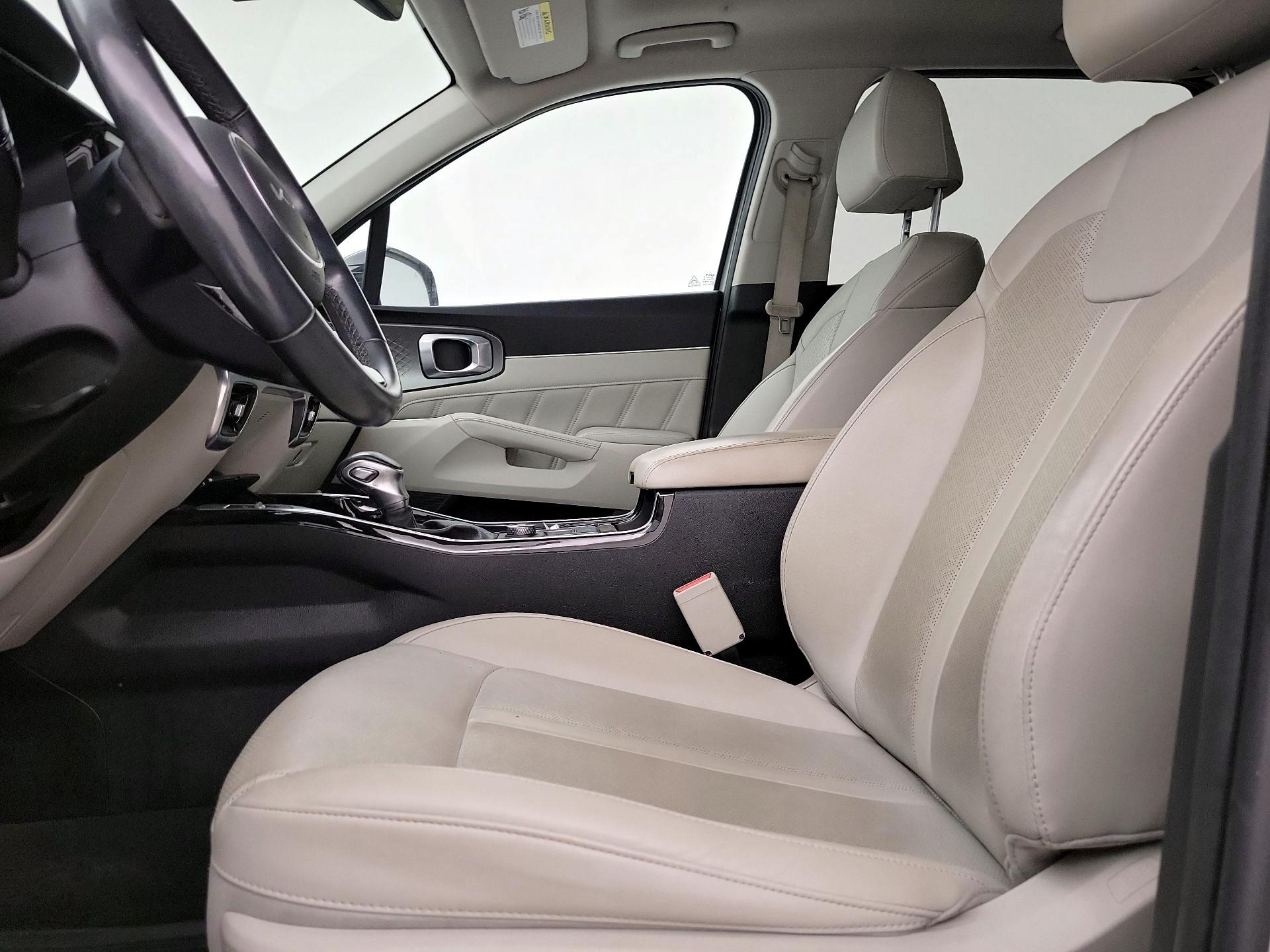 Thumbnail: 2023 Kia Sorento - 11