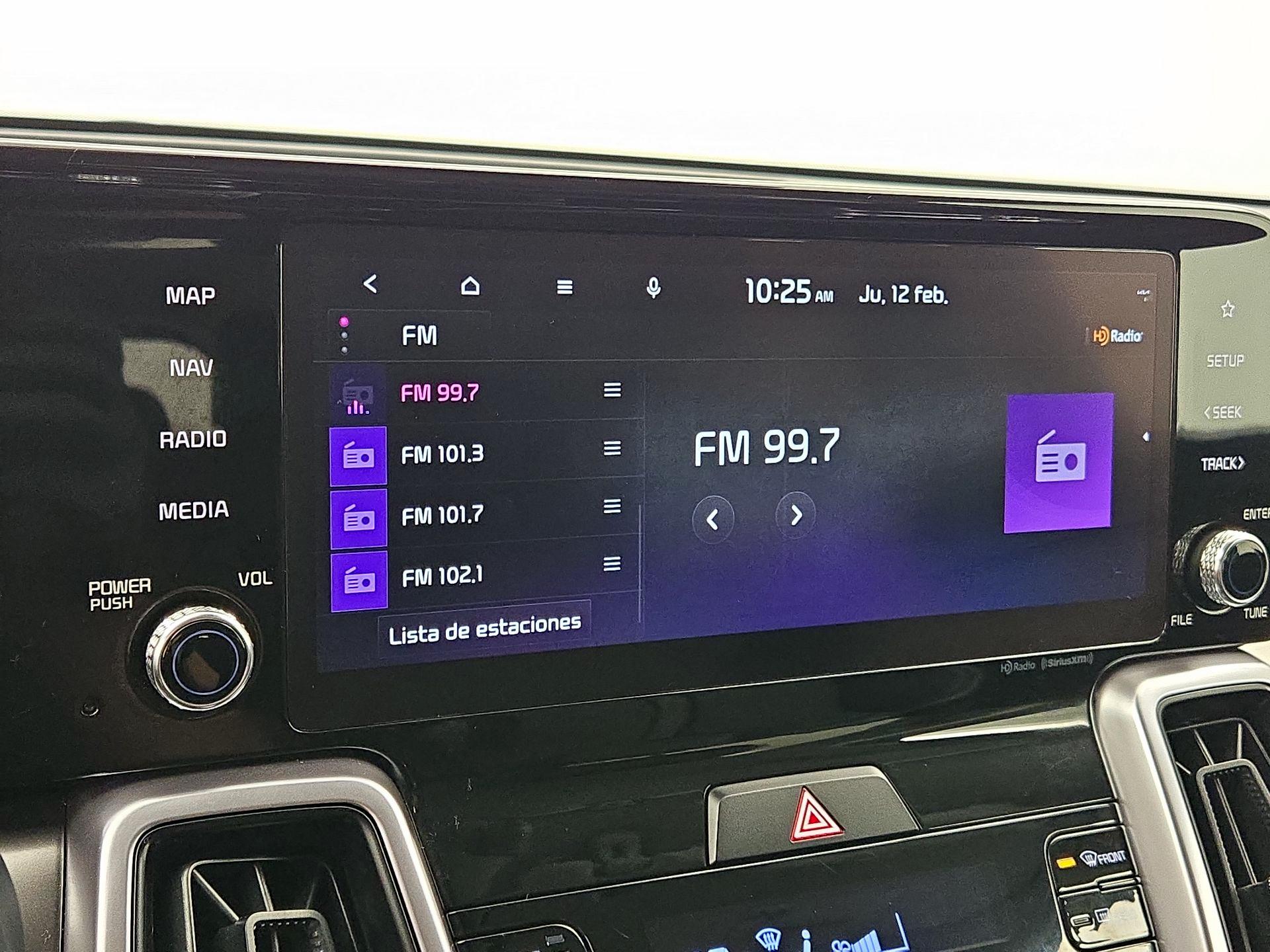 Thumbnail: 2023 Kia Sorento - 16