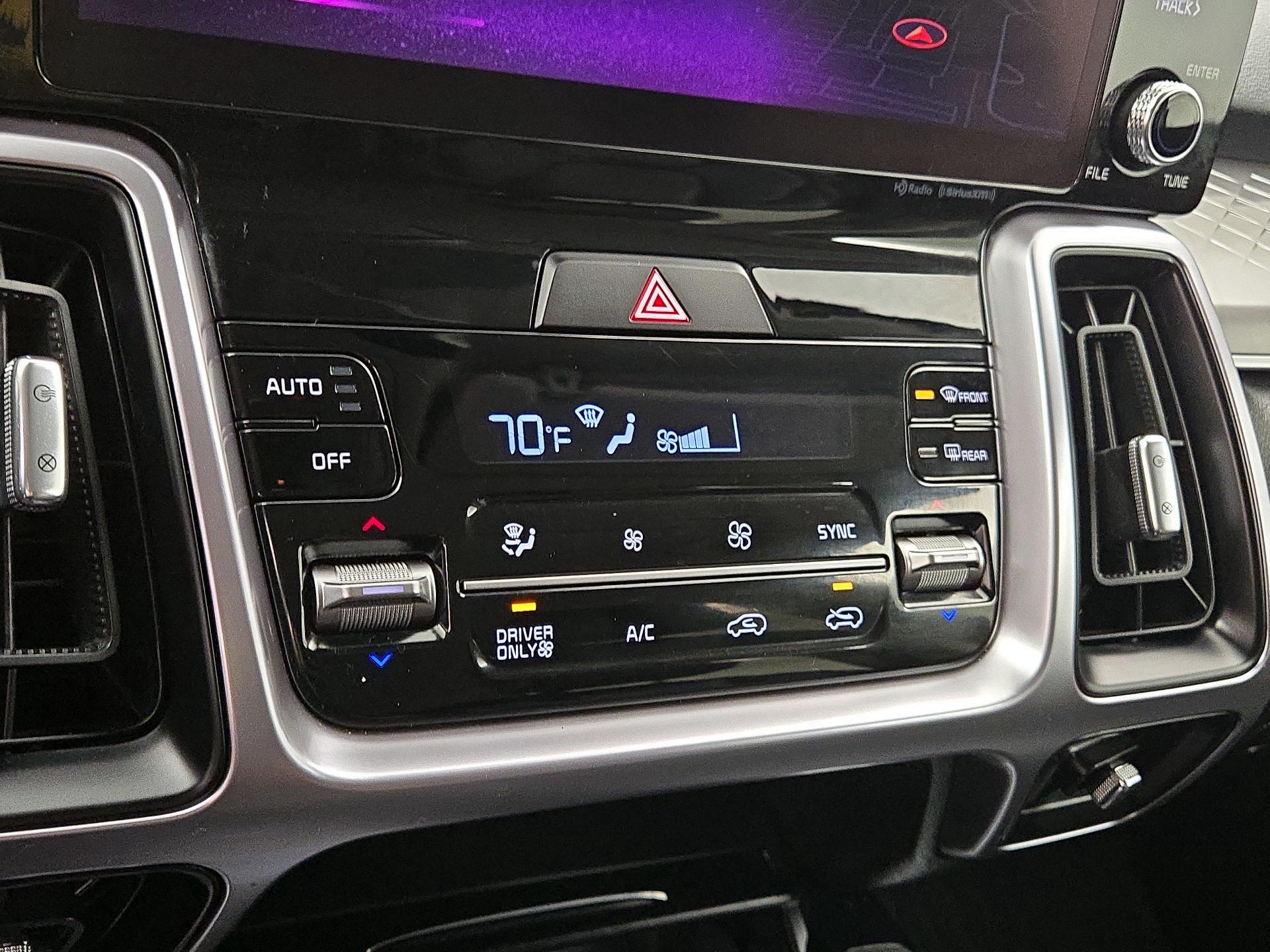 Thumbnail: 2023 Kia Sorento - 17