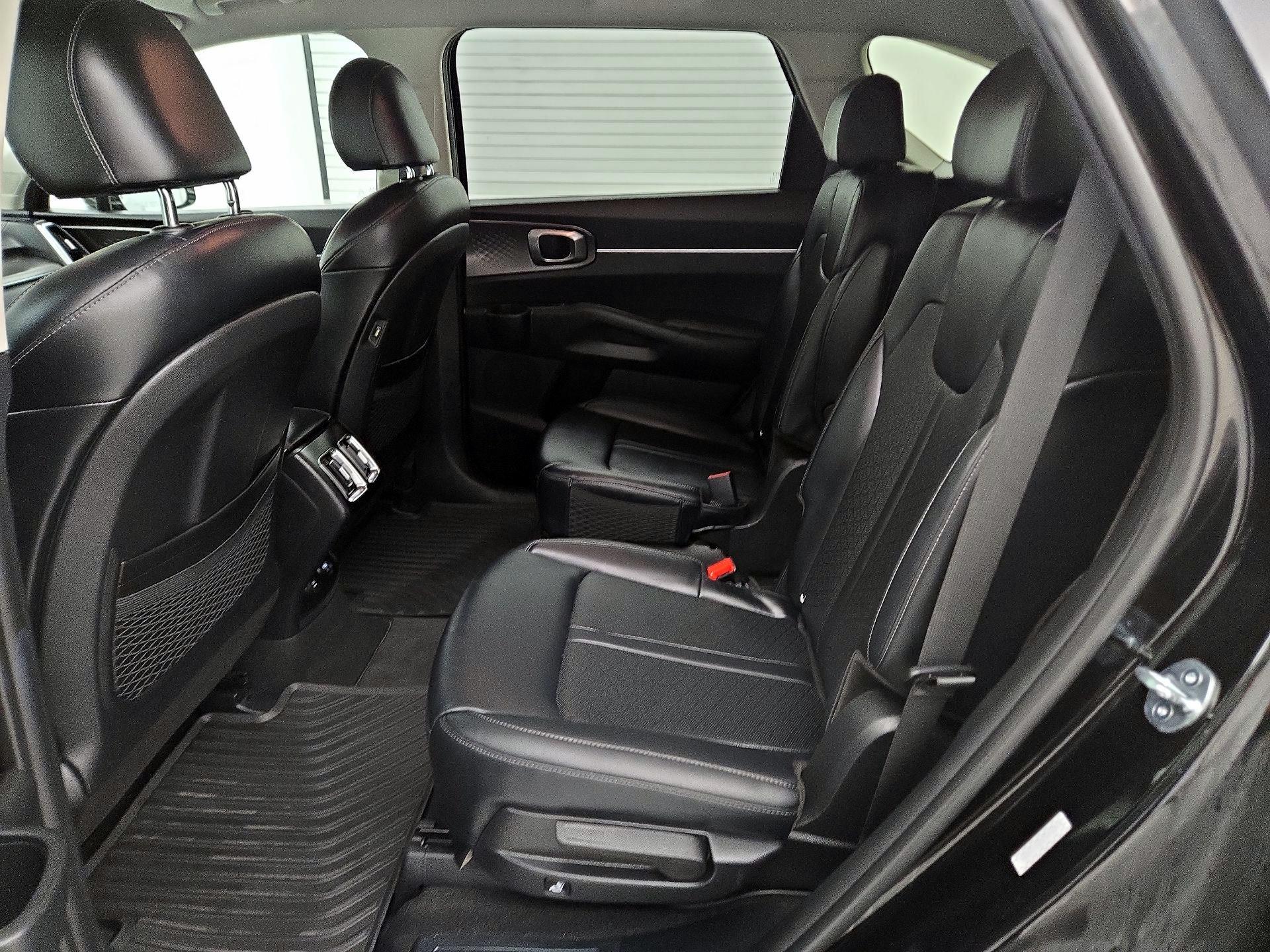 Thumbnail: 2023 Kia Sorento - 20