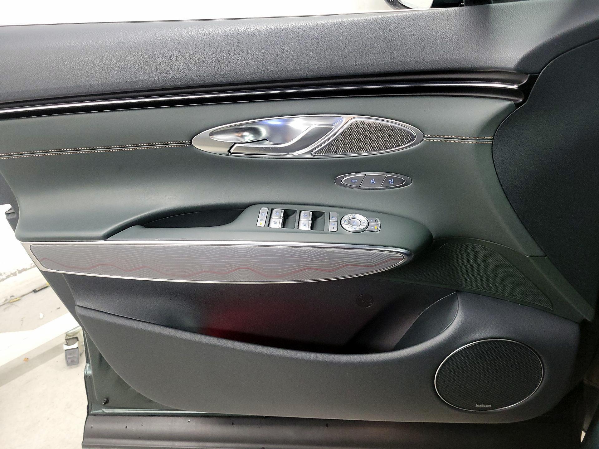 Thumbnail: 2023 Genesis GV70 - 10