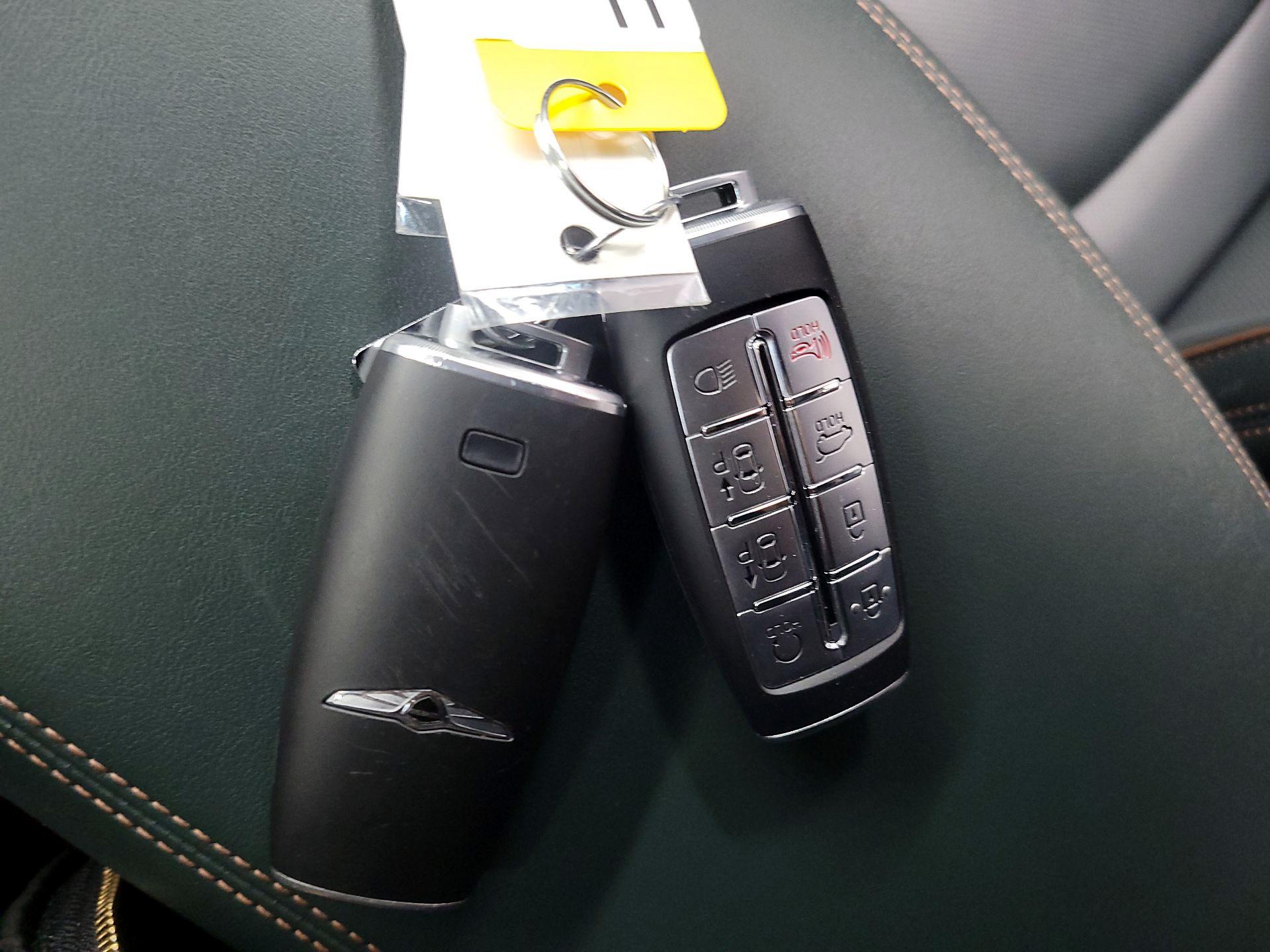 Thumbnail: 2023 Genesis GV70 - 17