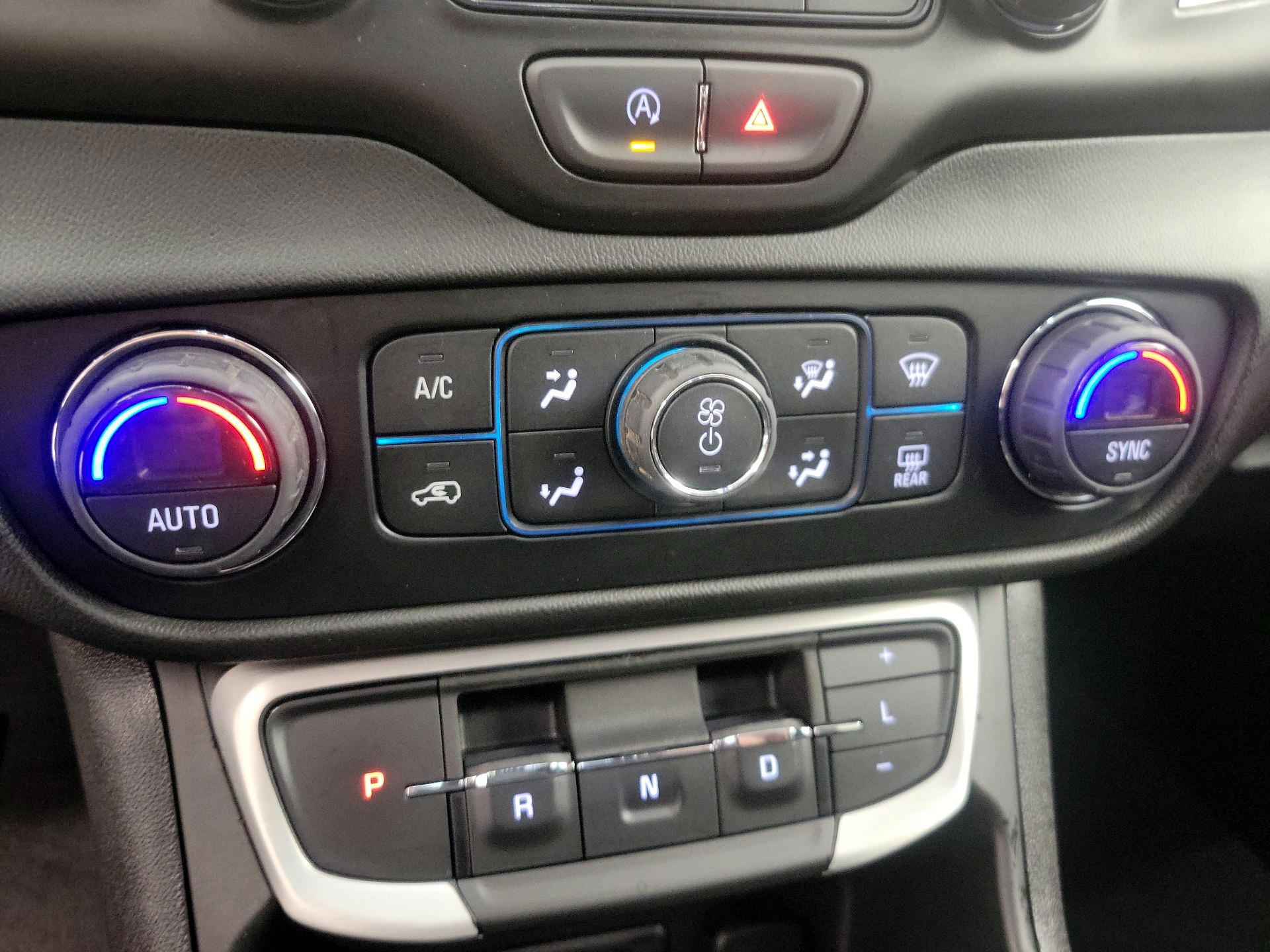 Thumbnail: 2022 GMC Terrain - 17