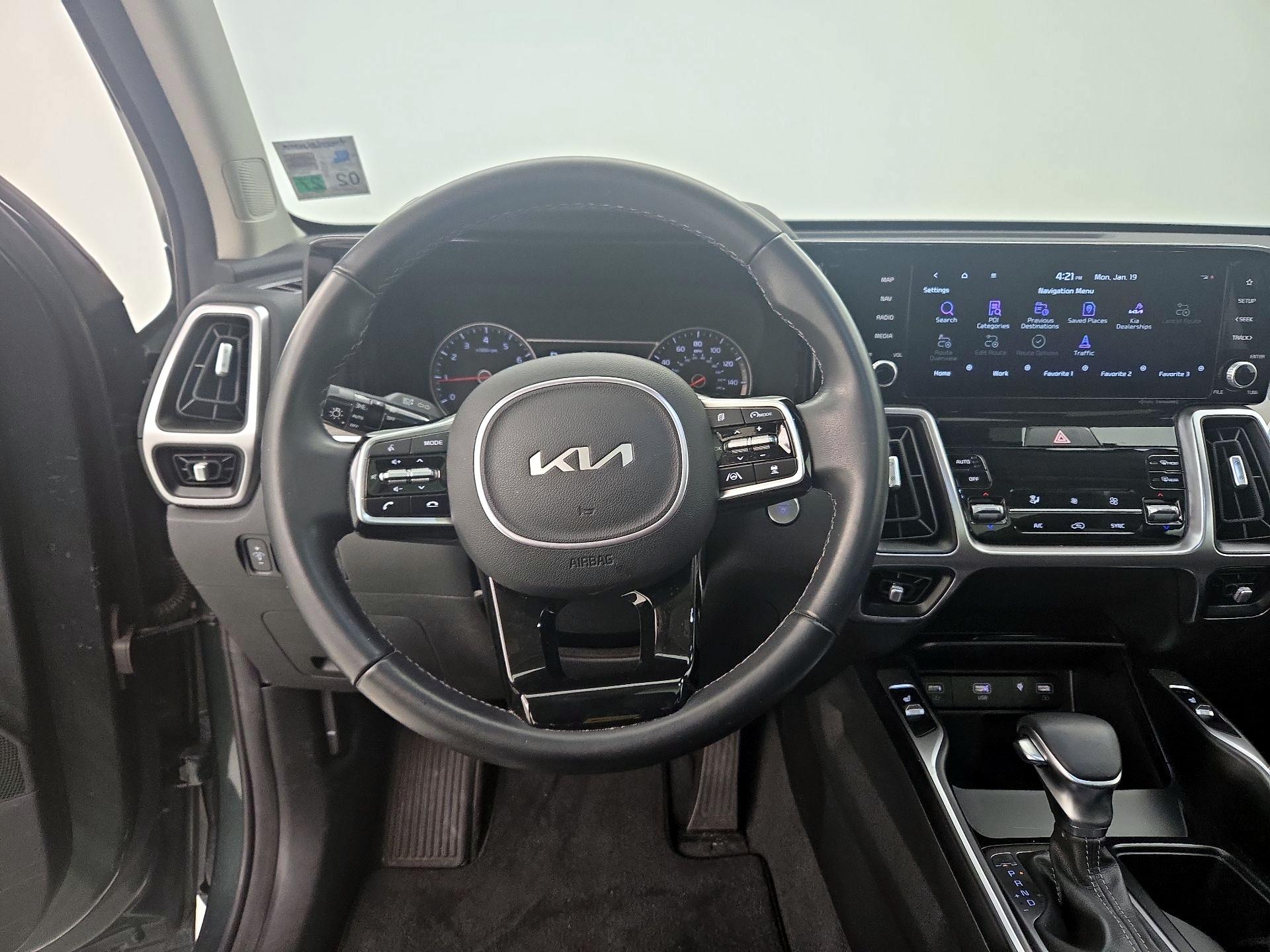 Thumbnail: 2023 Kia Sorento - 10