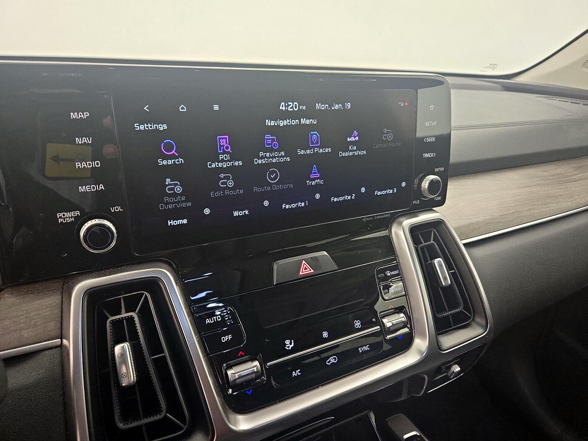 Thumbnail: 2023 Kia Sorento - 14