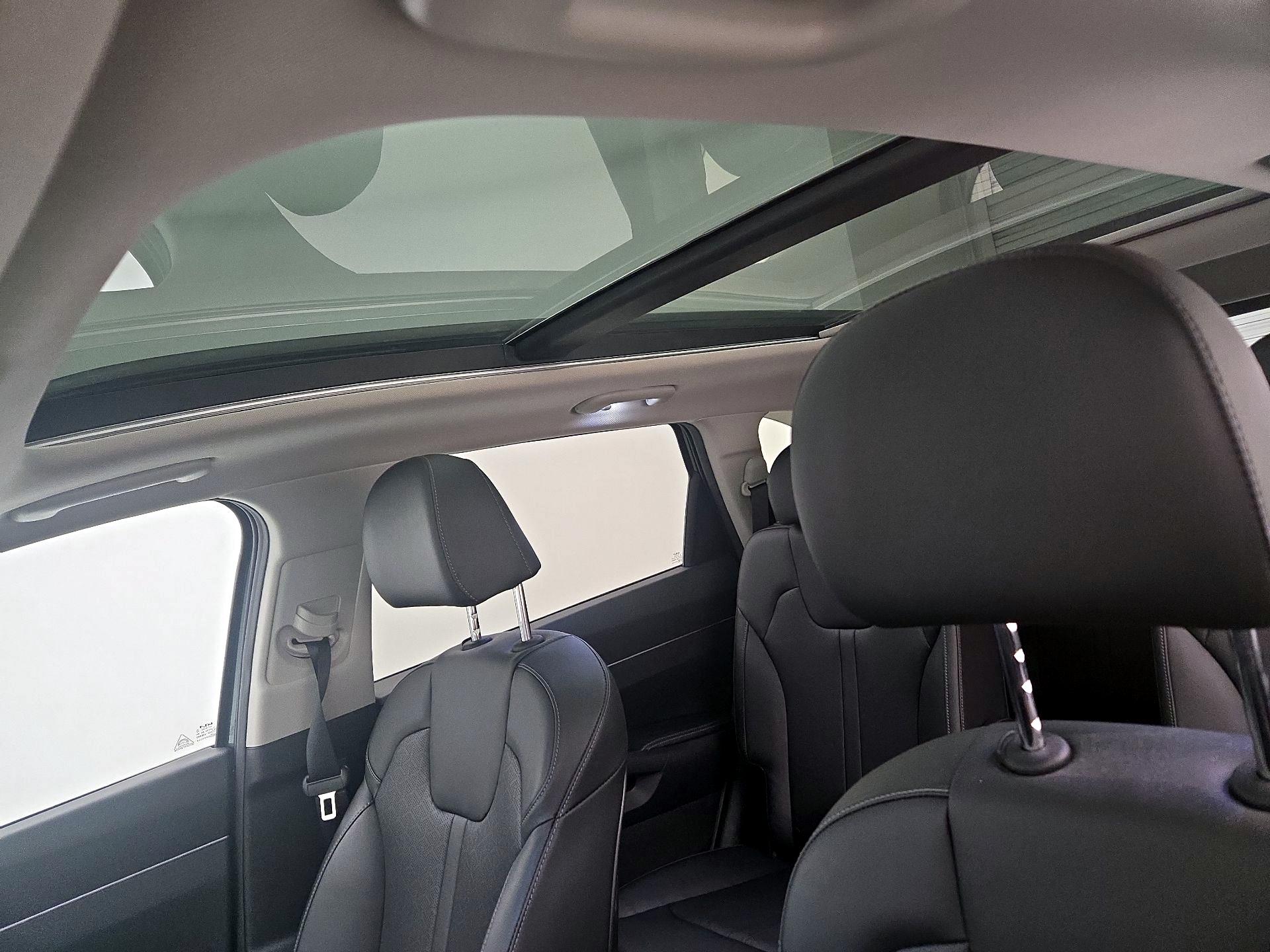 Thumbnail: 2023 Kia Sorento - 20