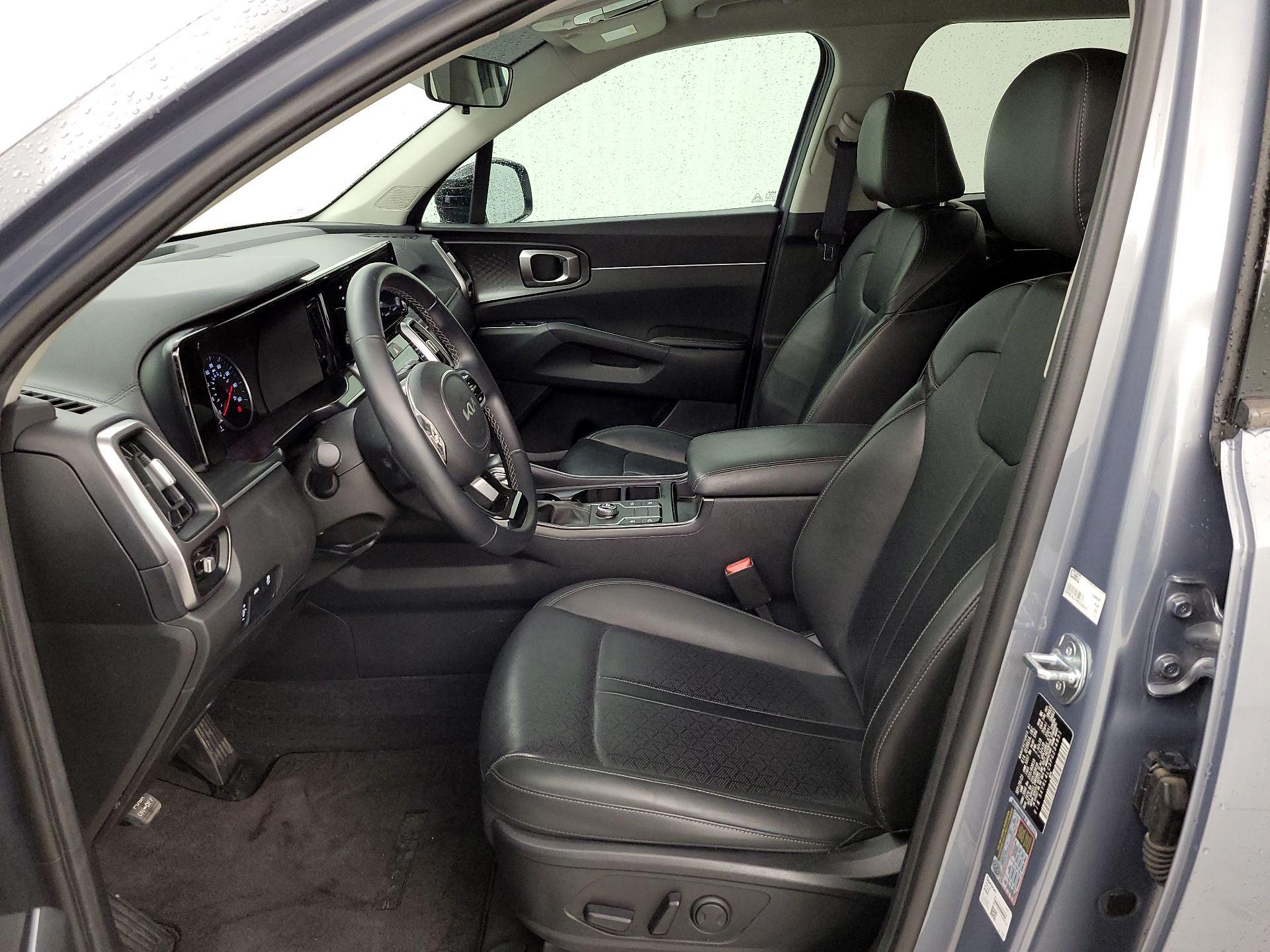 Thumbnail: 2023 Kia Sorento - 11