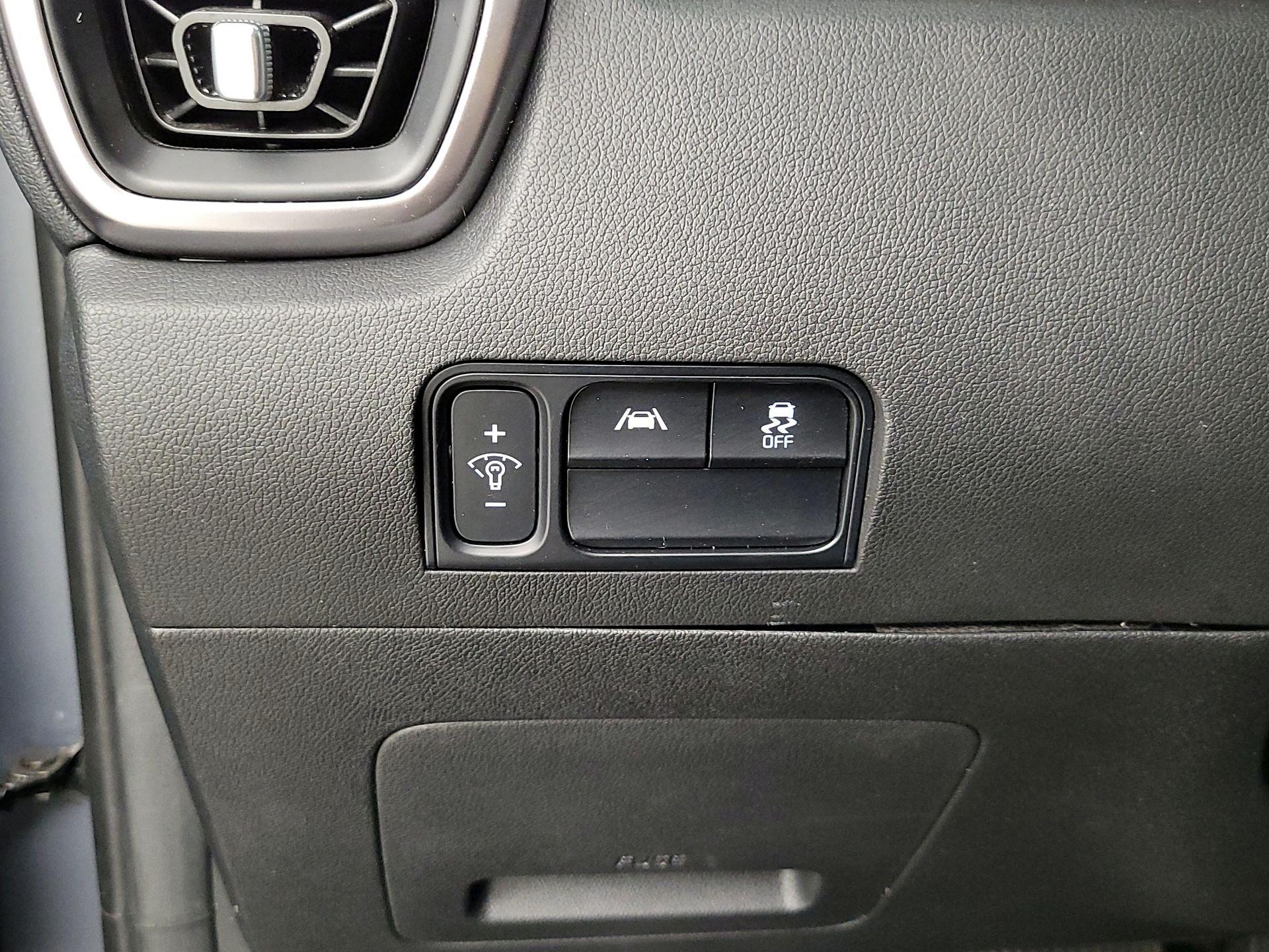 Thumbnail: 2023 Kia Sorento - 13