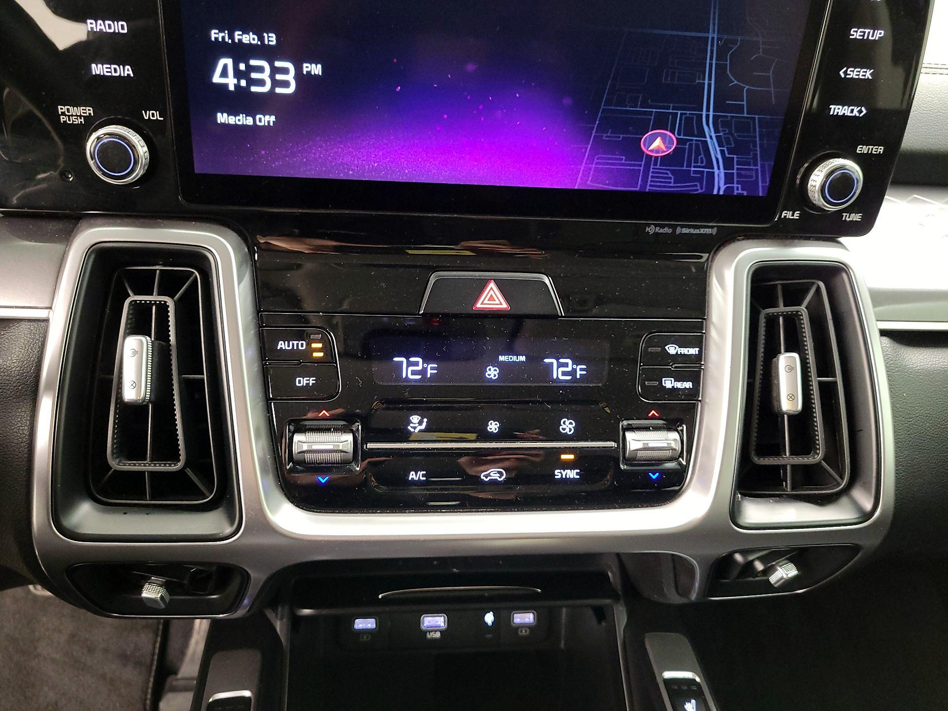 Thumbnail: 2023 Kia Sorento - 17