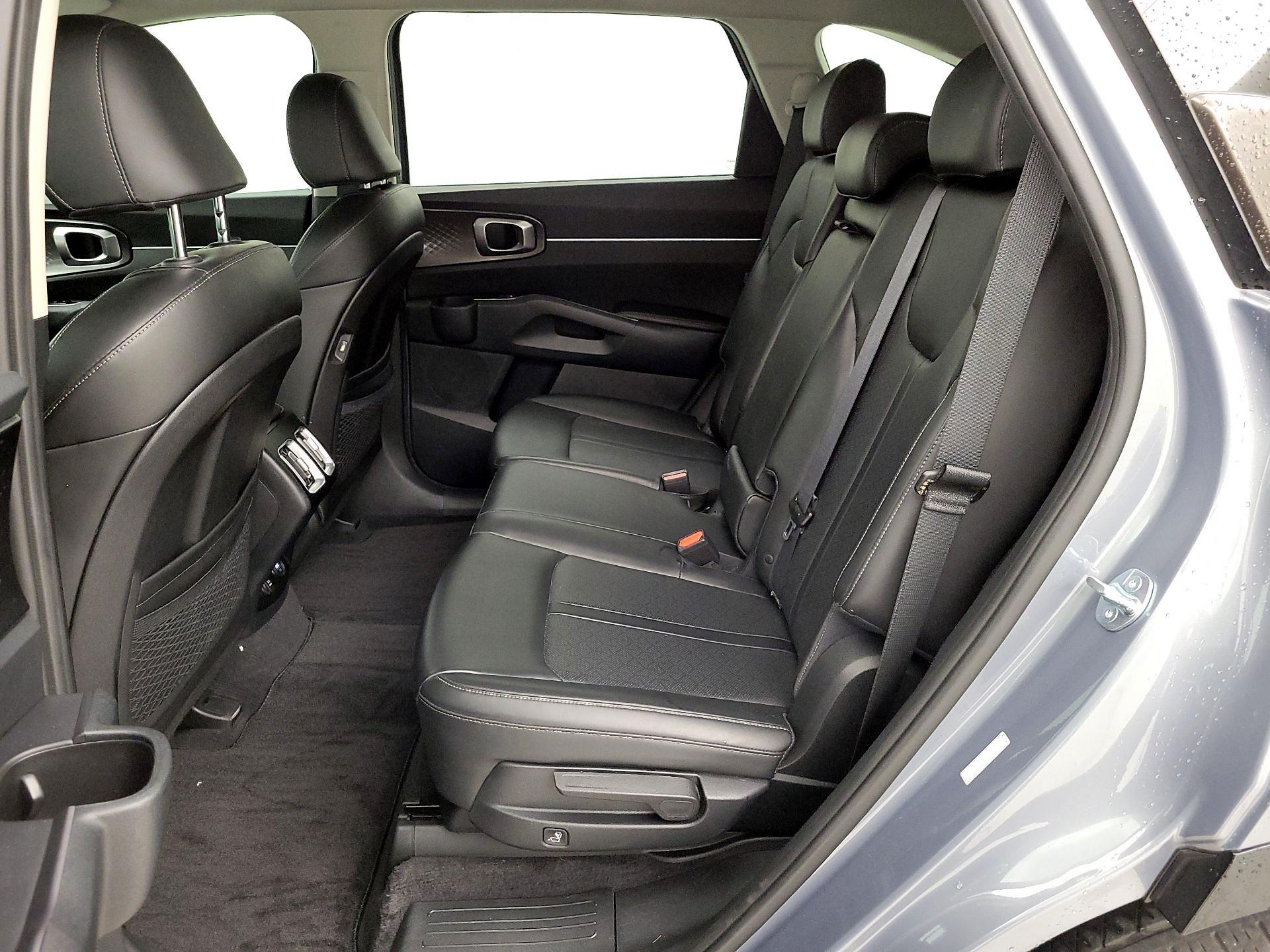 Thumbnail: 2023 Kia Sorento - 20