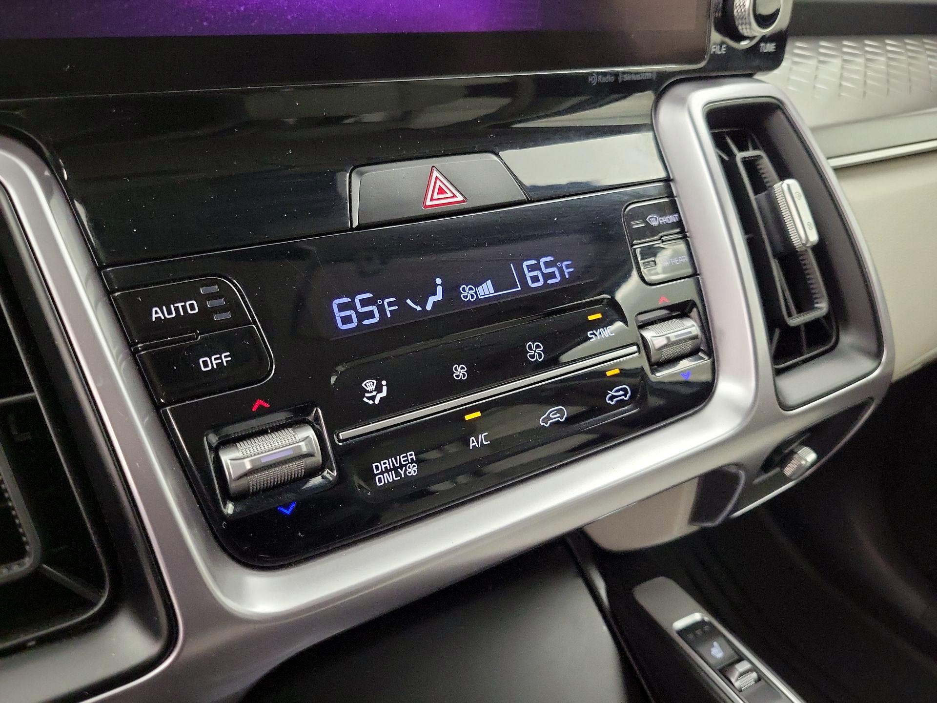 Thumbnail: 2023 Kia Sorento - 17