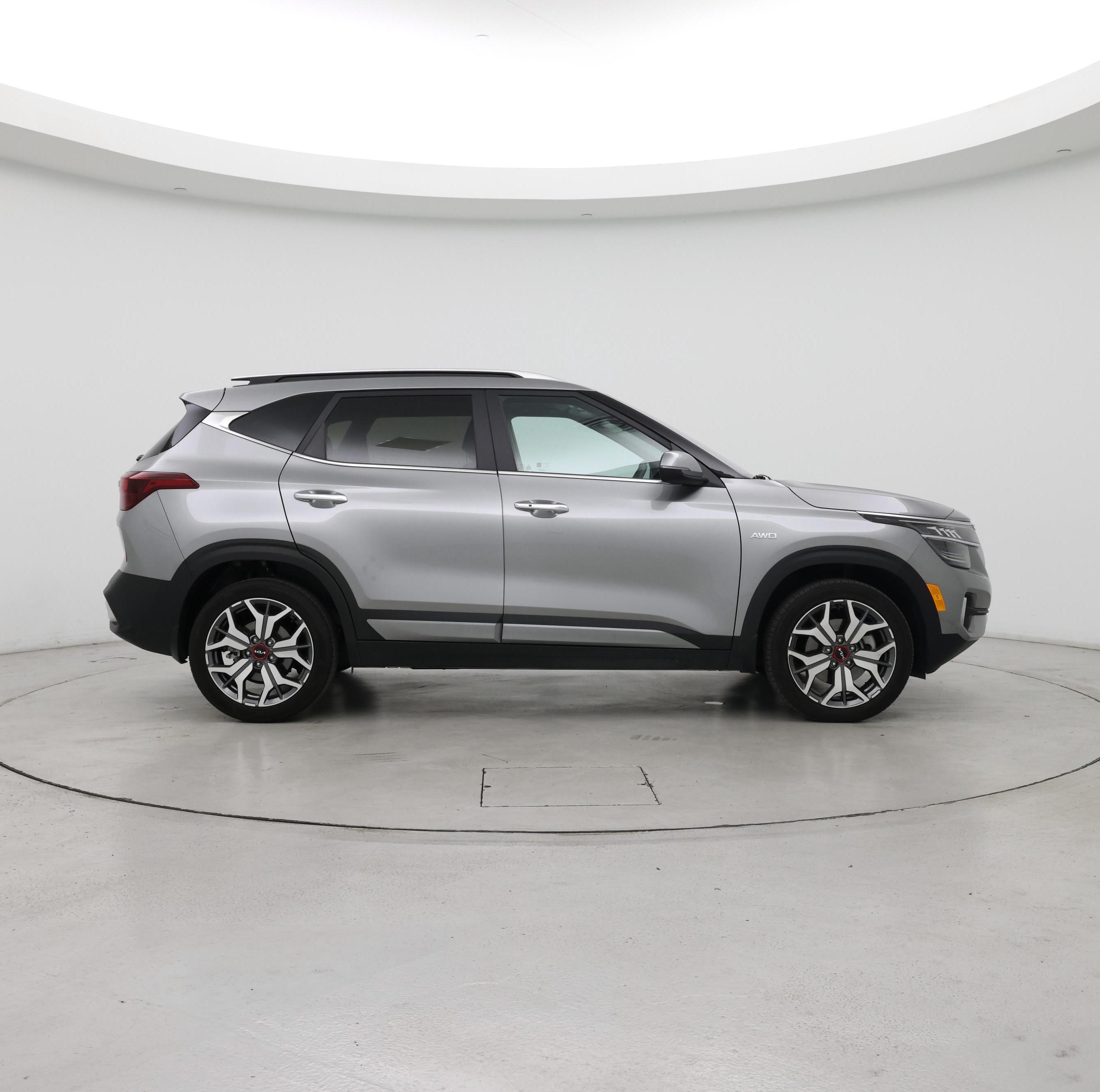 Thumbnail: 2023 Kia Seltos - 7