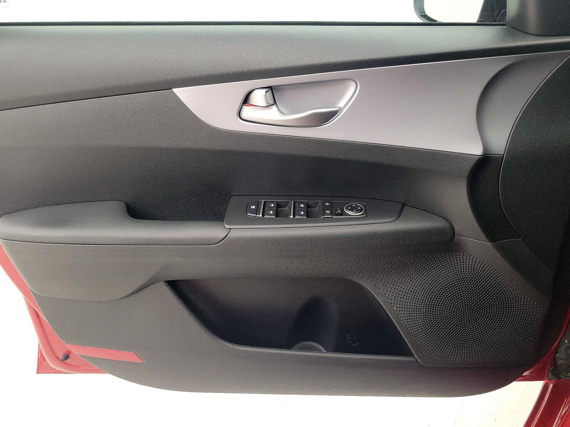 Thumbnail: 2023 Kia Forte - 12