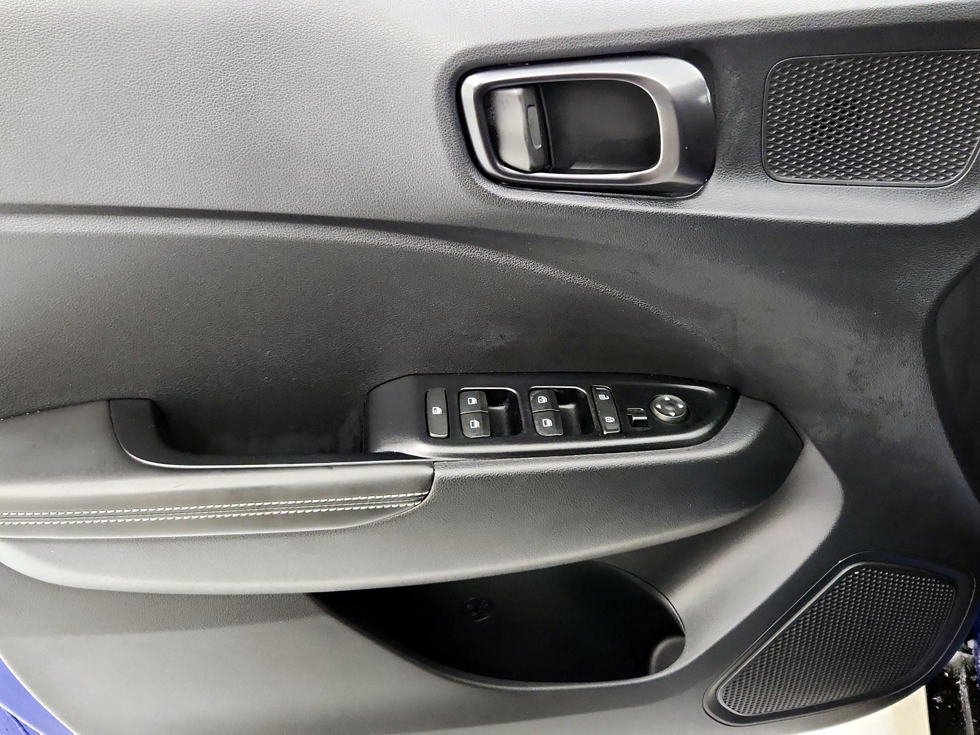 Thumbnail: 2023 Hyundai Venue - 12