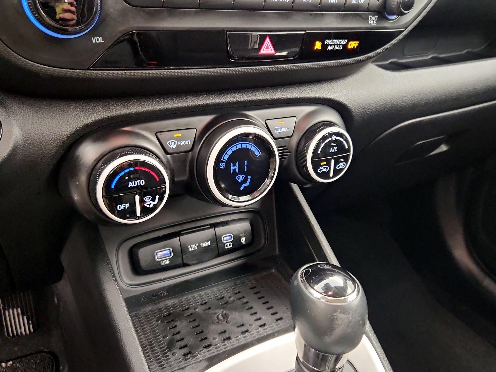 Thumbnail: 2023 Hyundai Venue - 17