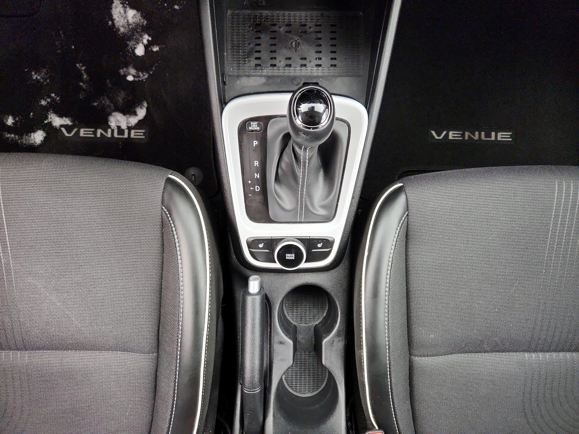 Thumbnail: 2023 Hyundai Venue - 18