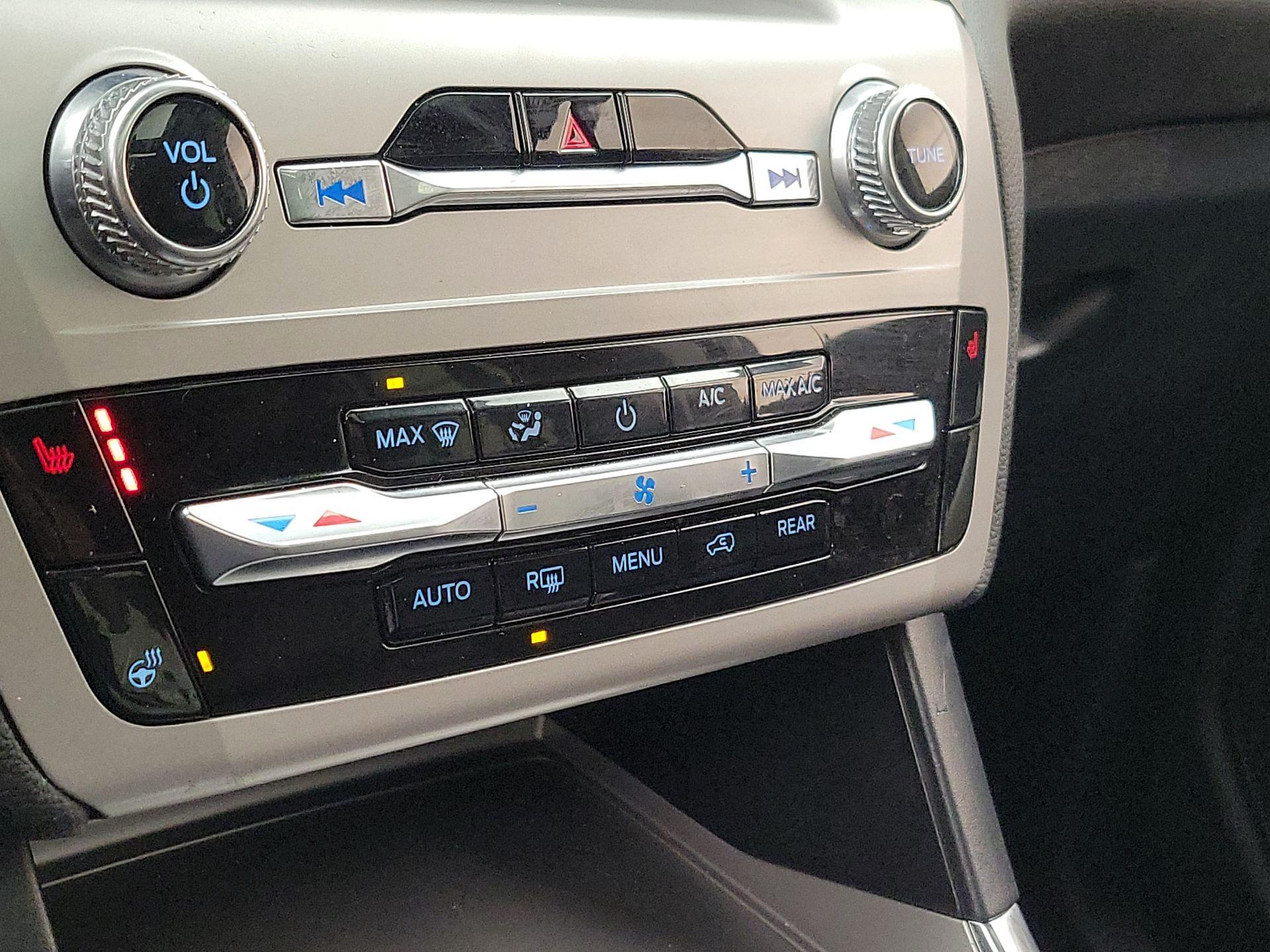 Thumbnail: 2022 Ford Explorer - 17