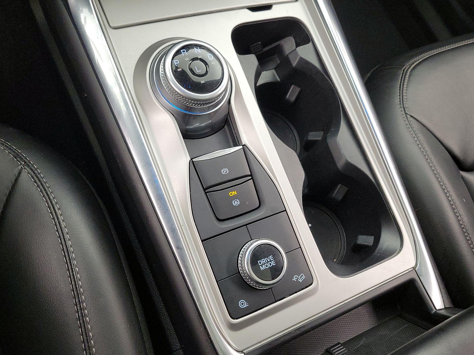 Thumbnail: 2022 Ford Explorer - 18