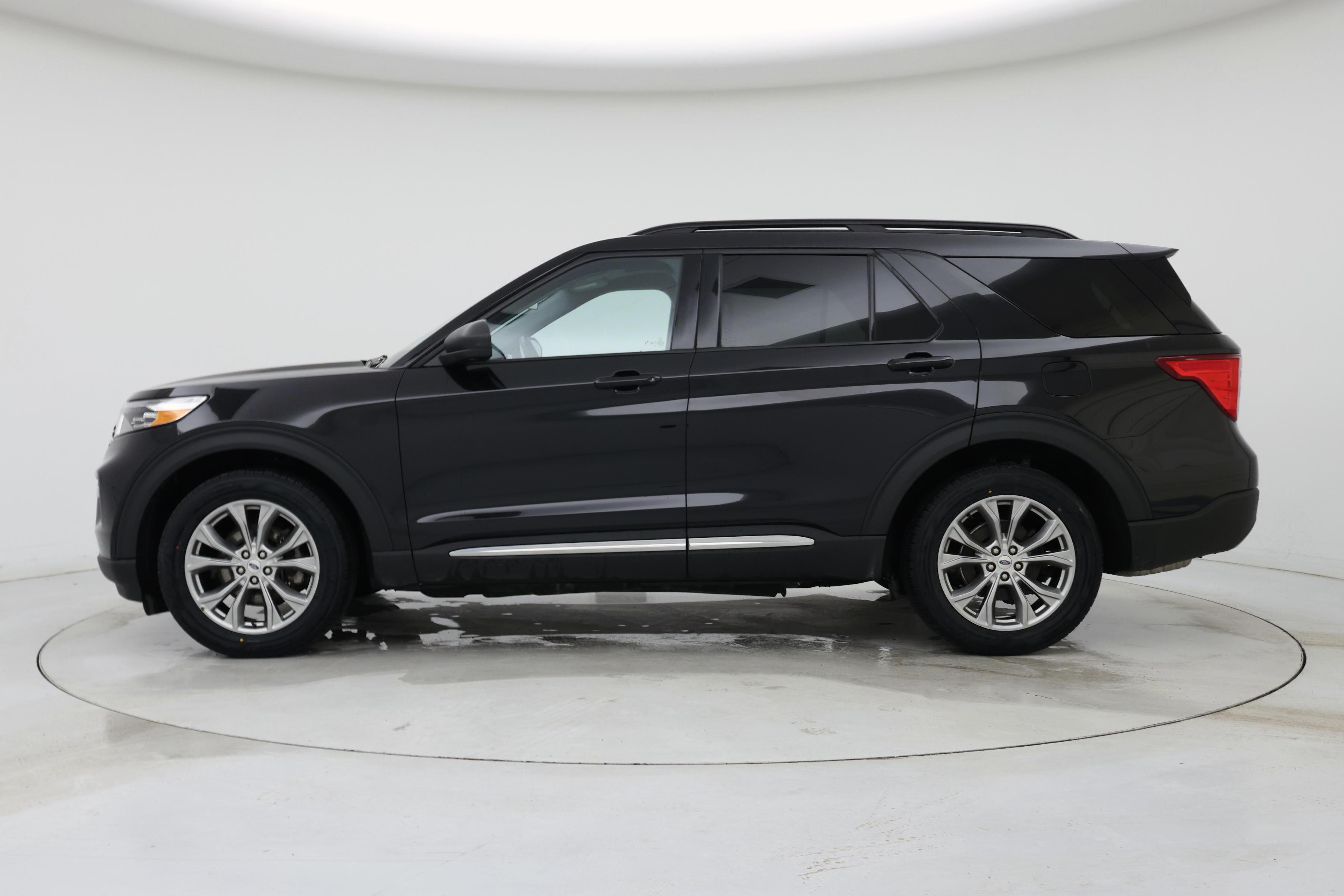 Thumbnail: 2022 Ford Explorer - 3