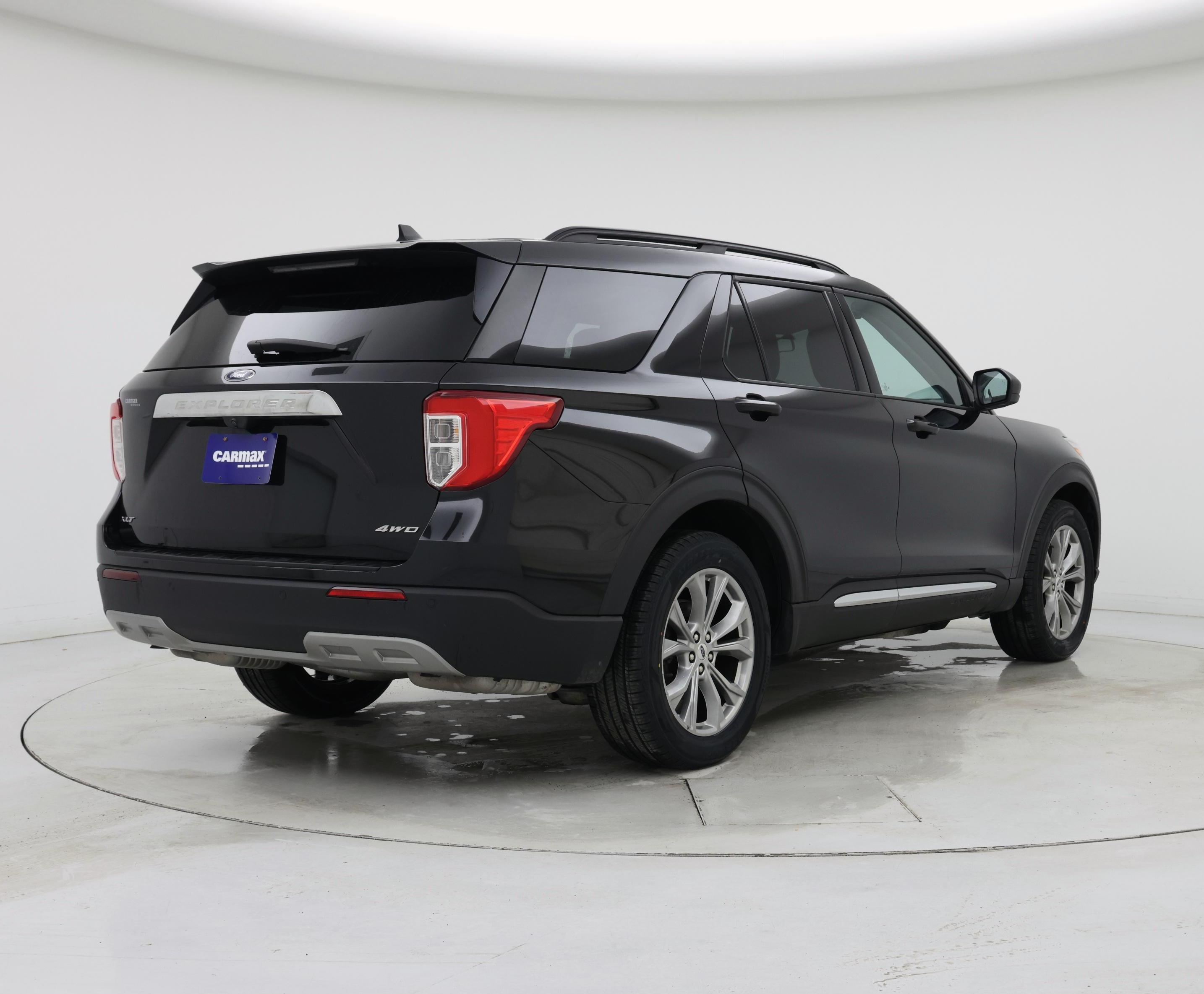 Thumbnail: 2022 Ford Explorer - 8