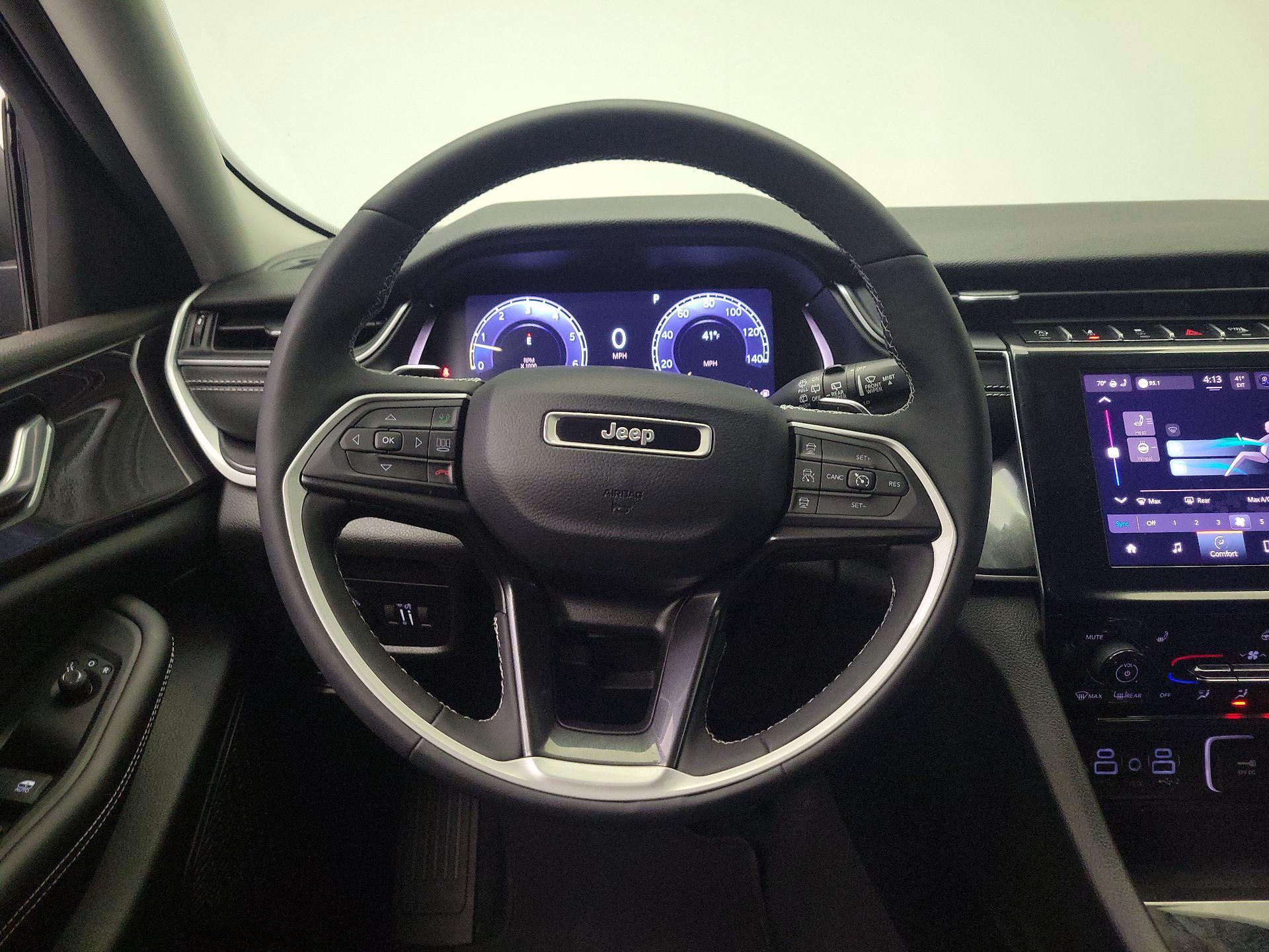 Thumbnail: 2023 Jeep Grand Cherokee - 10