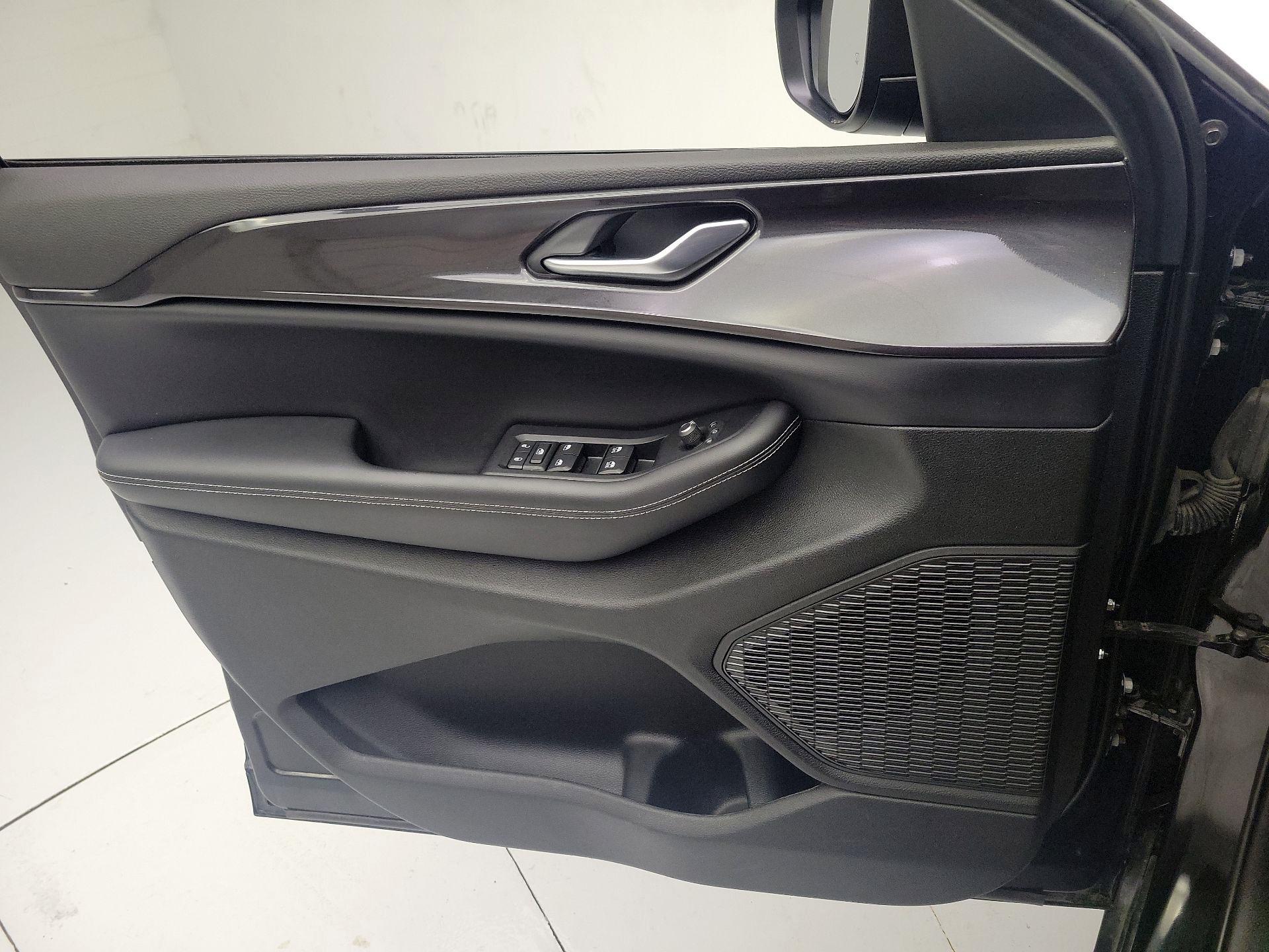 Thumbnail: 2023 Jeep Grand Cherokee - 12