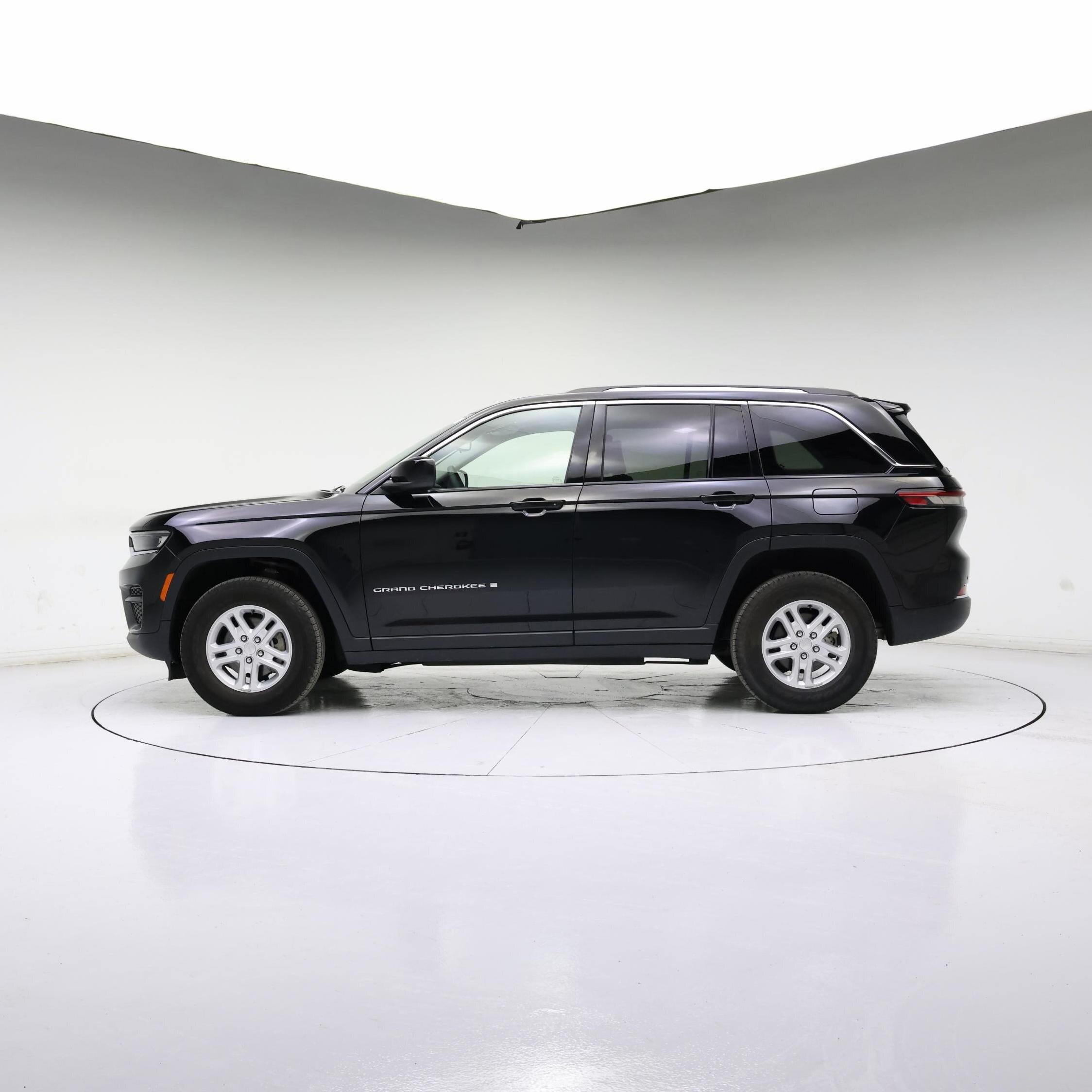 Thumbnail: 2023 Jeep Grand Cherokee - 3