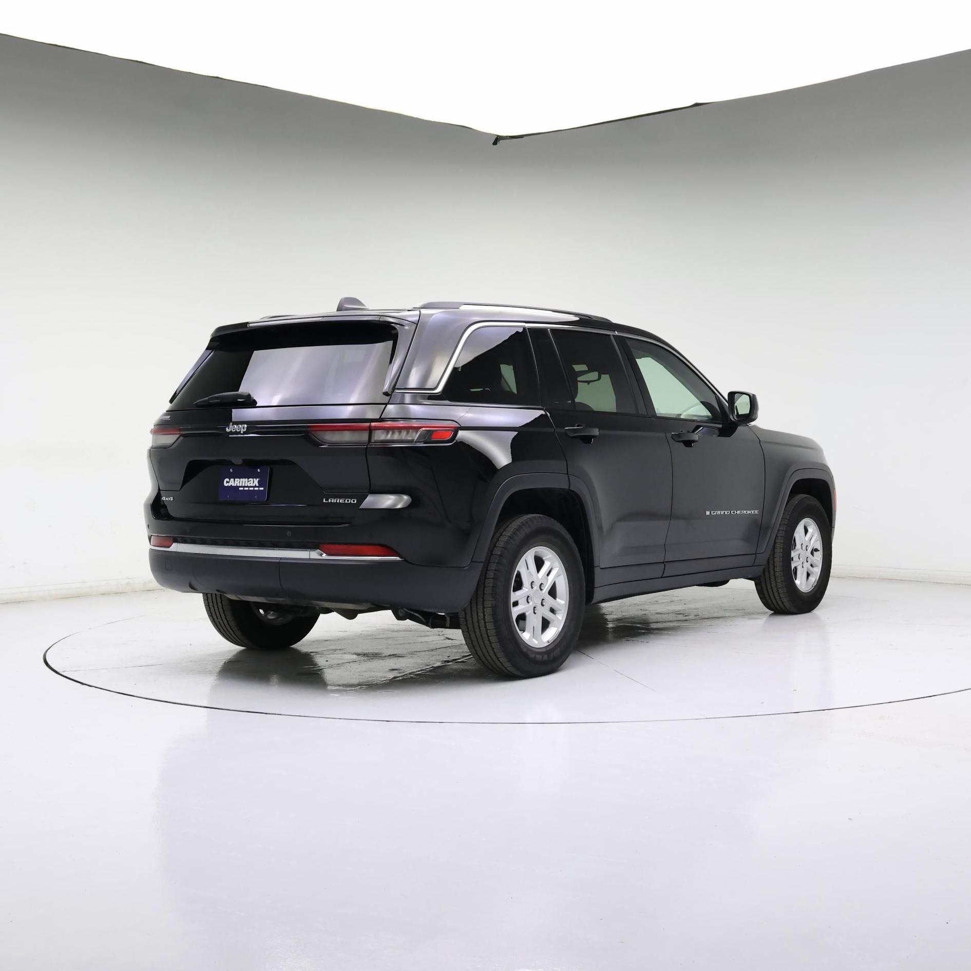 Thumbnail: 2023 Jeep Grand Cherokee - 8